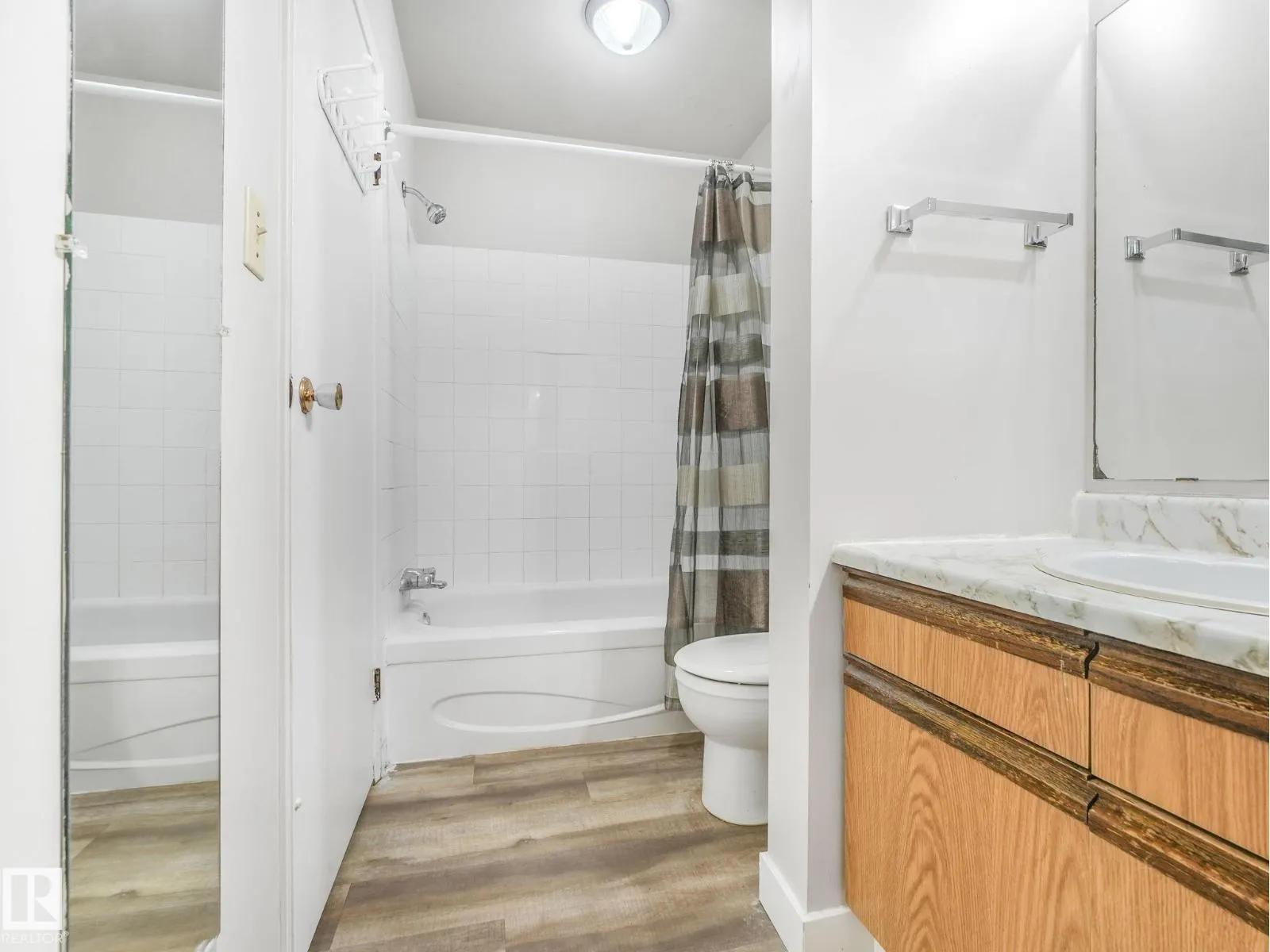 #305 45 AKINS DR