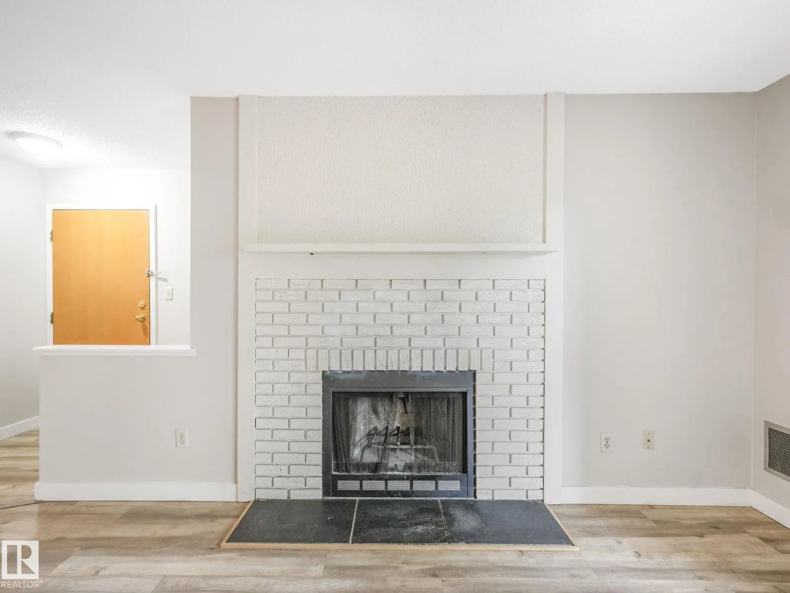 #305 45 AKINS DR