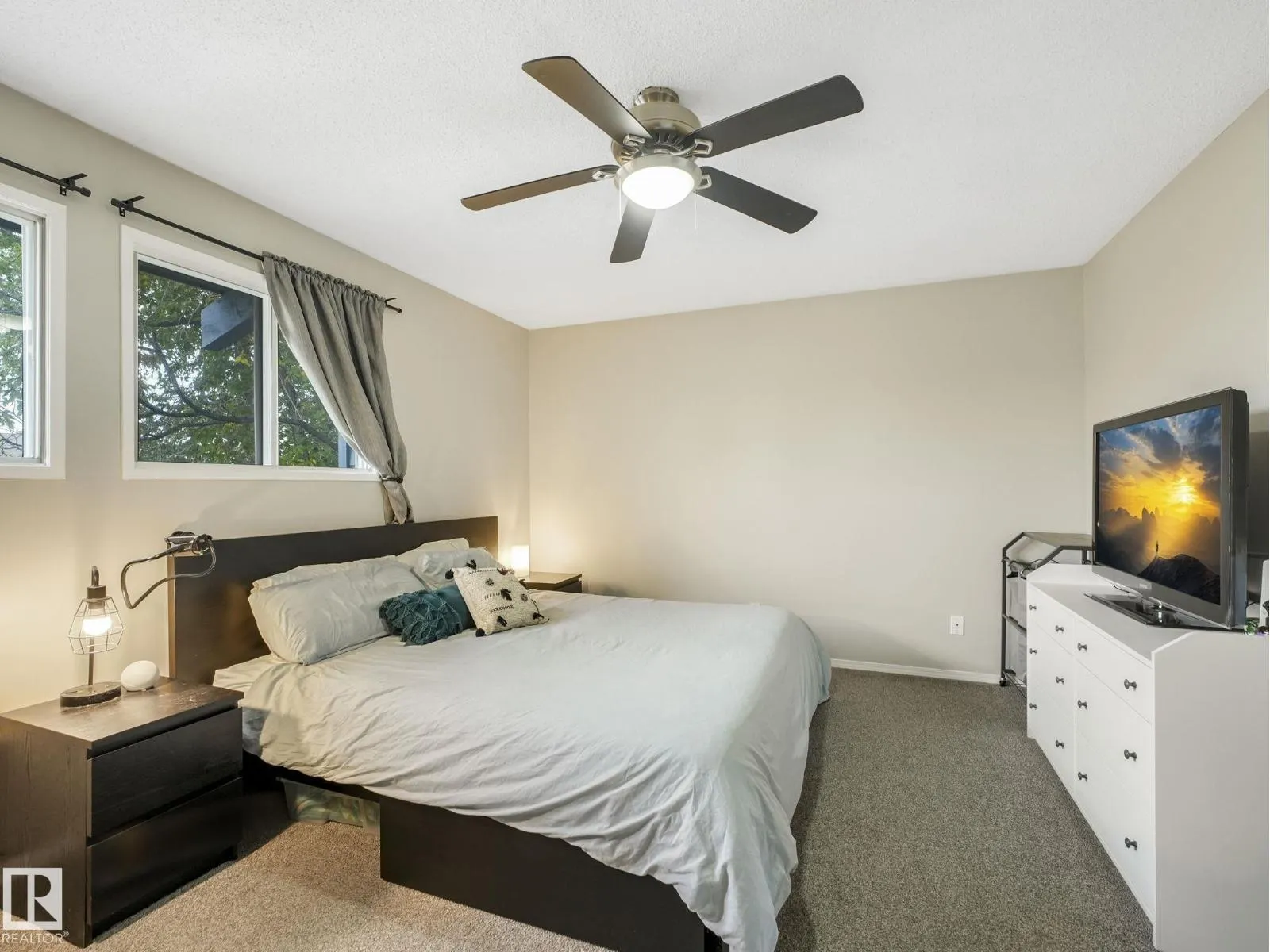 3515 42 AV NW