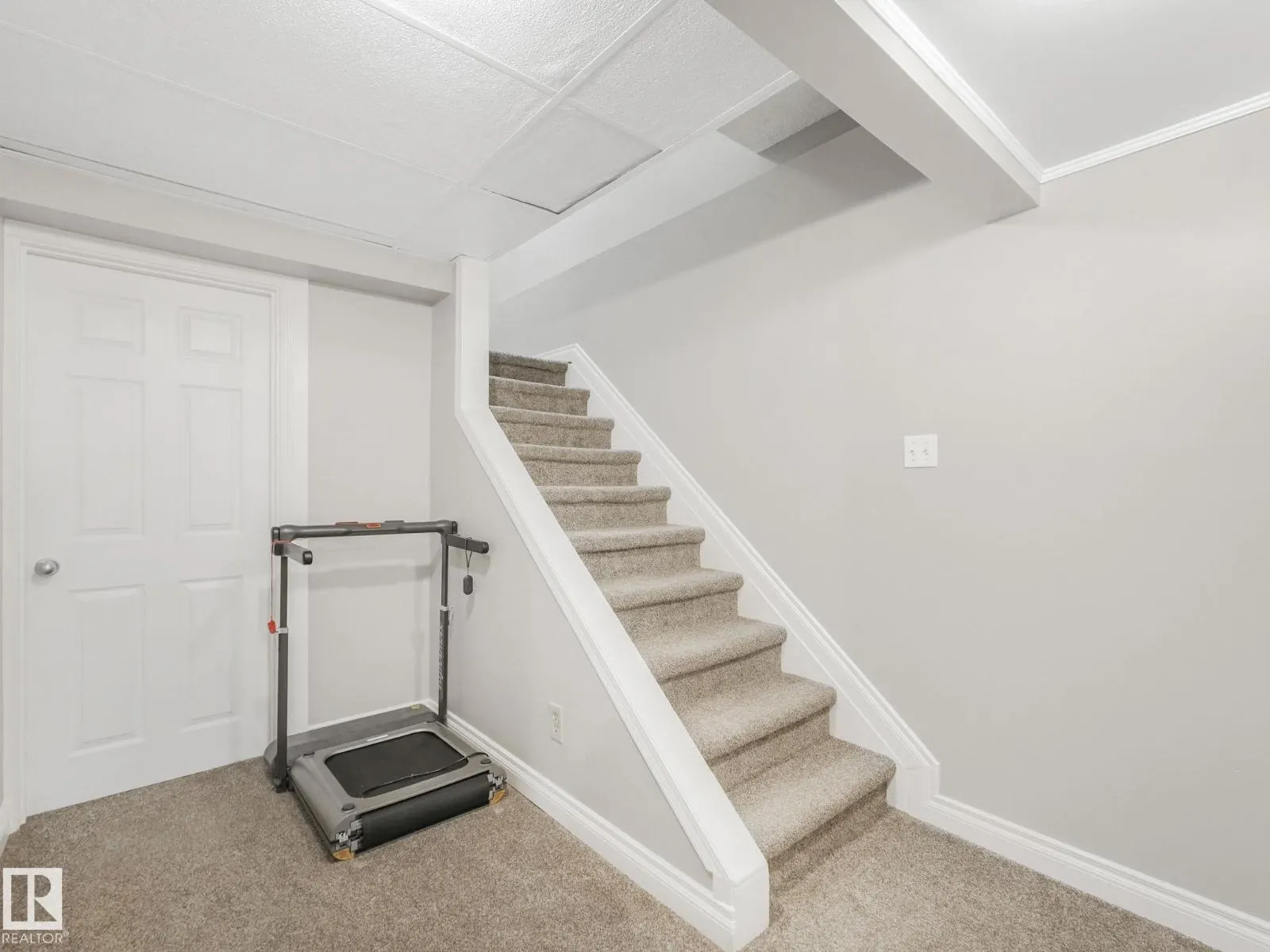 3515 42 AV NW