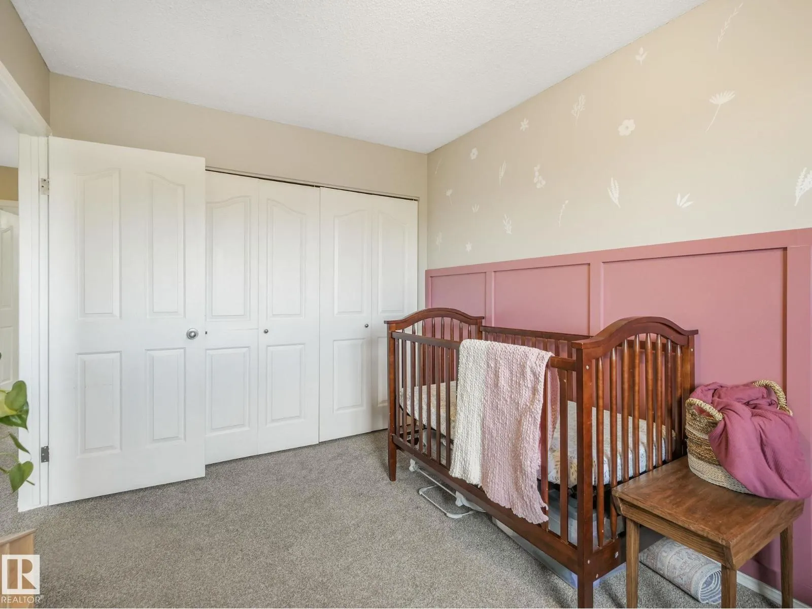 3515 42 AV NW