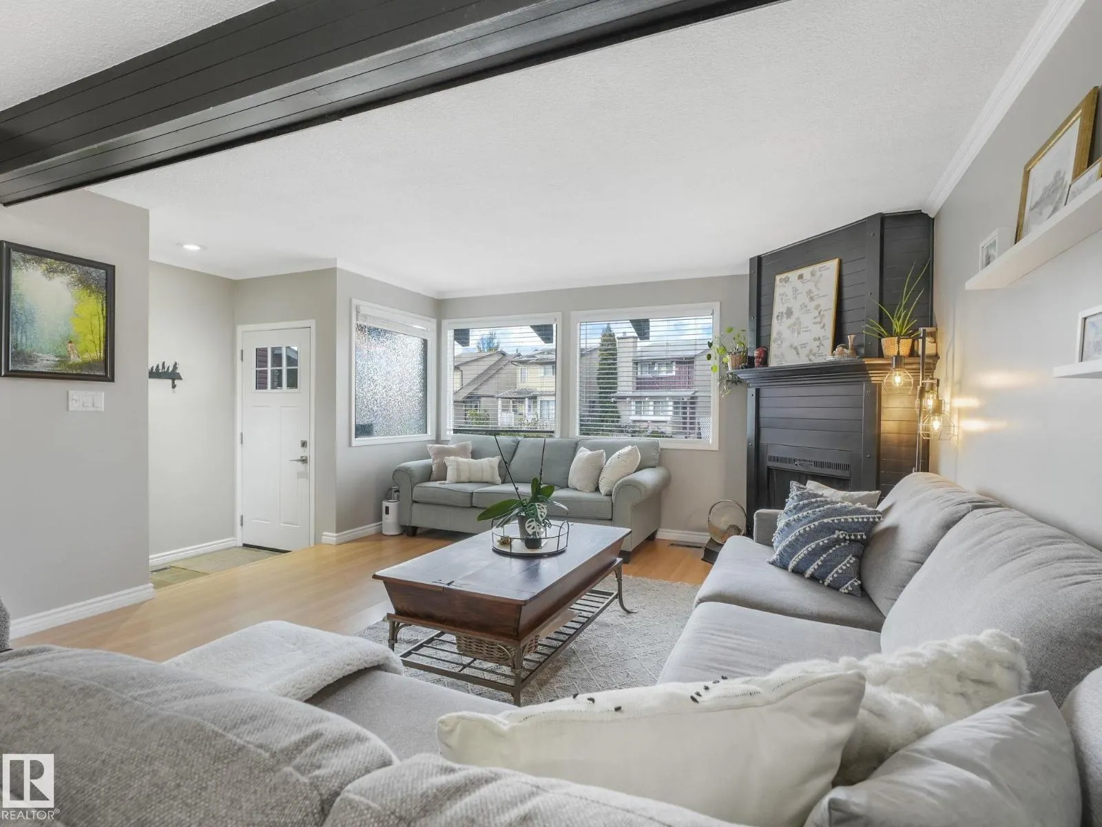 3515 42 AV NW