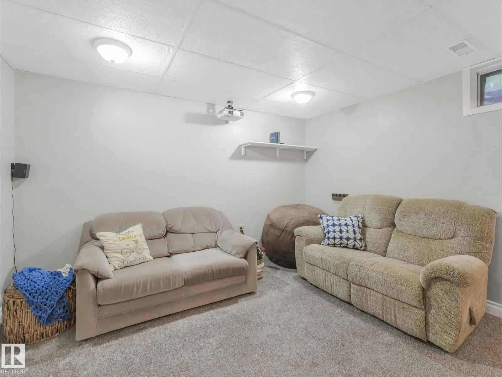 3515 42 AV NW