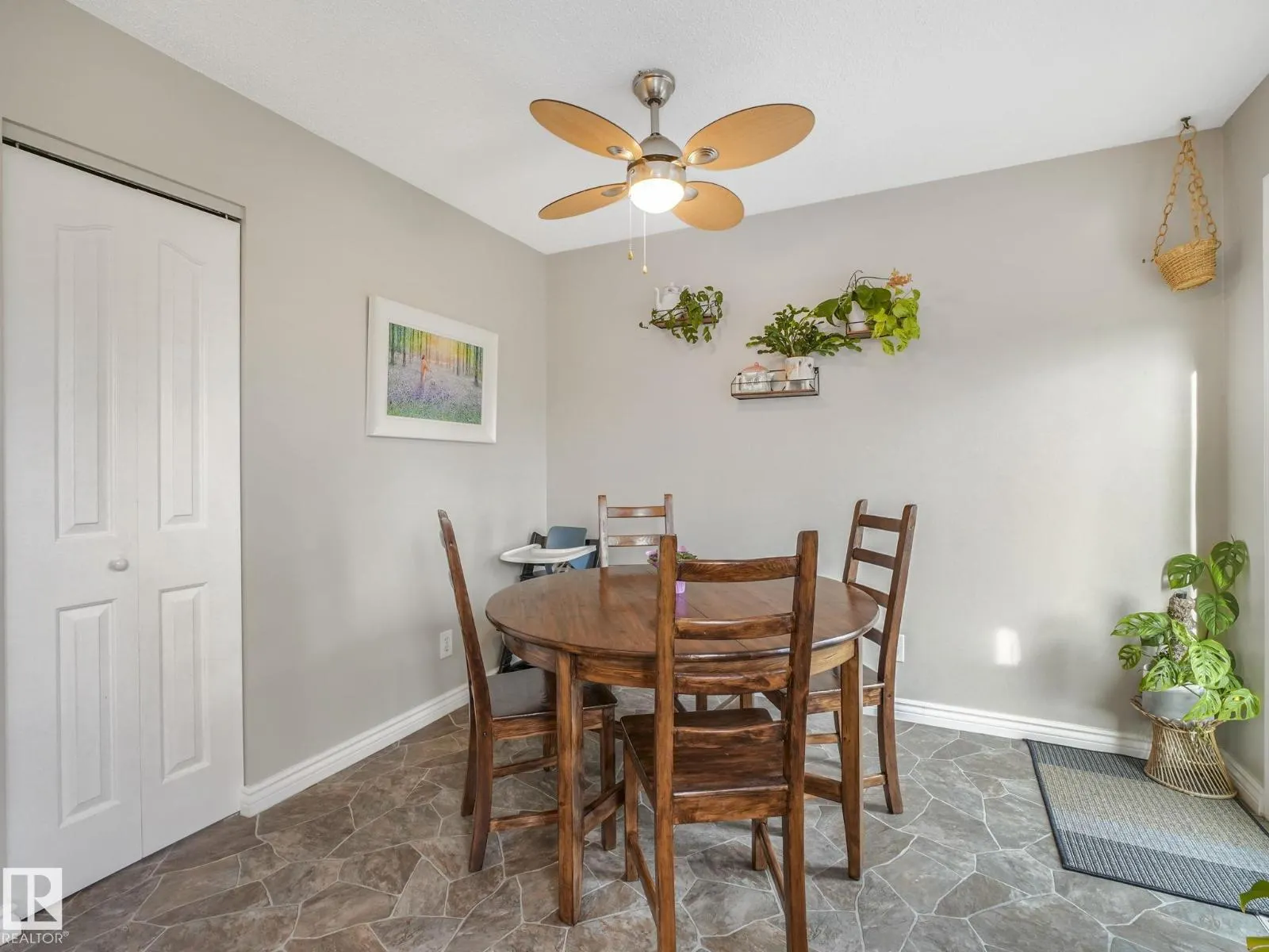 3515 42 AV NW