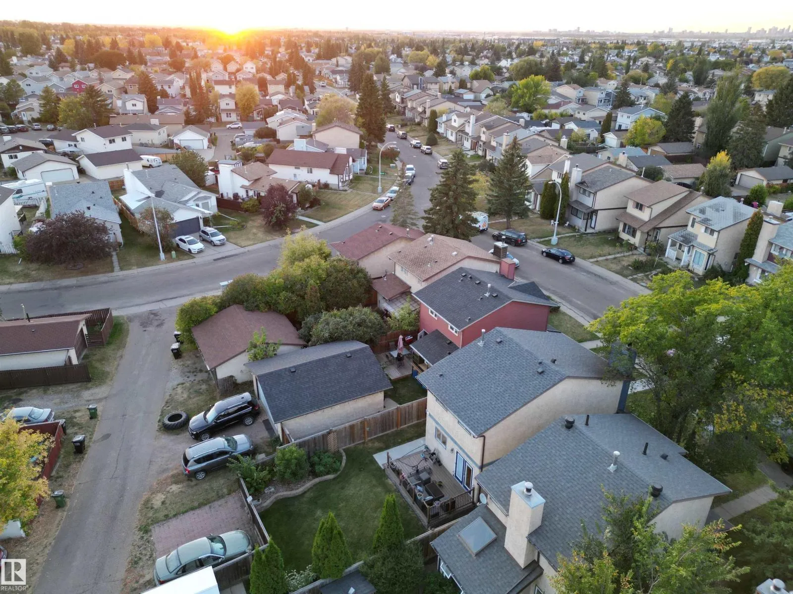 3515 42 AV NW