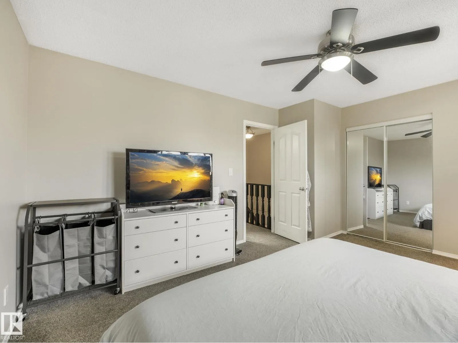 3515 42 AV NW