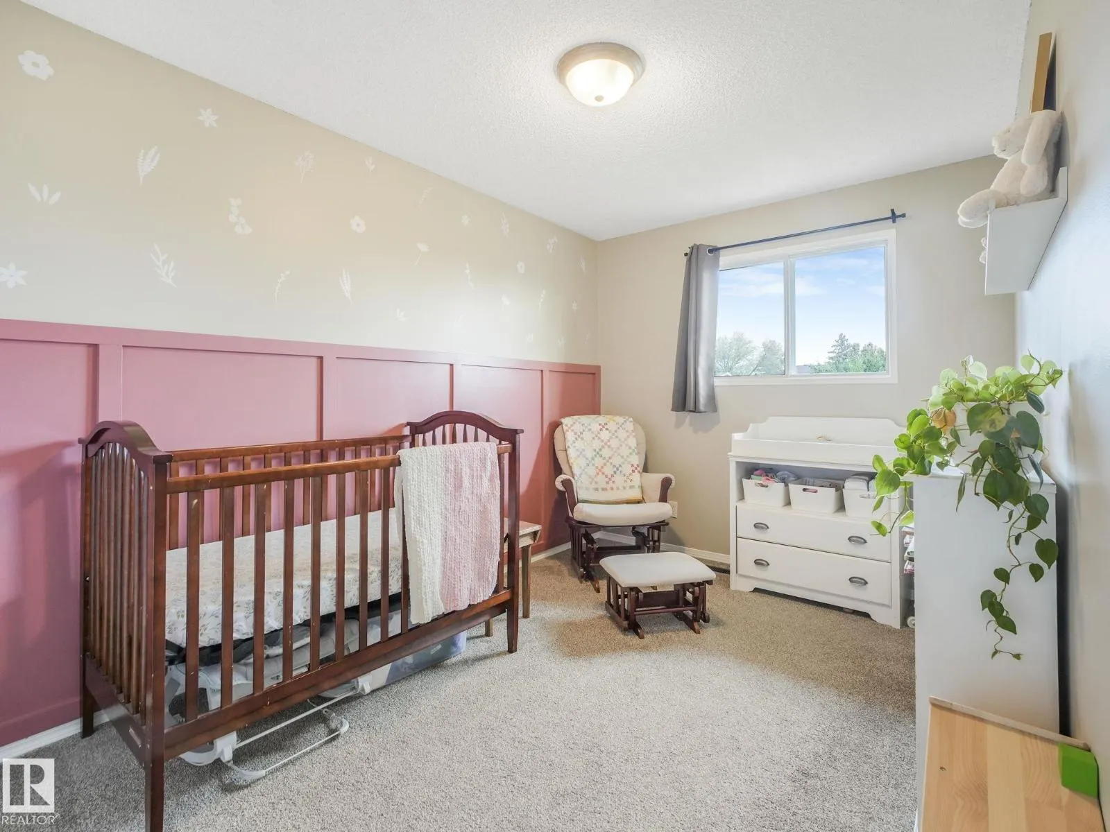 3515 42 AV NW