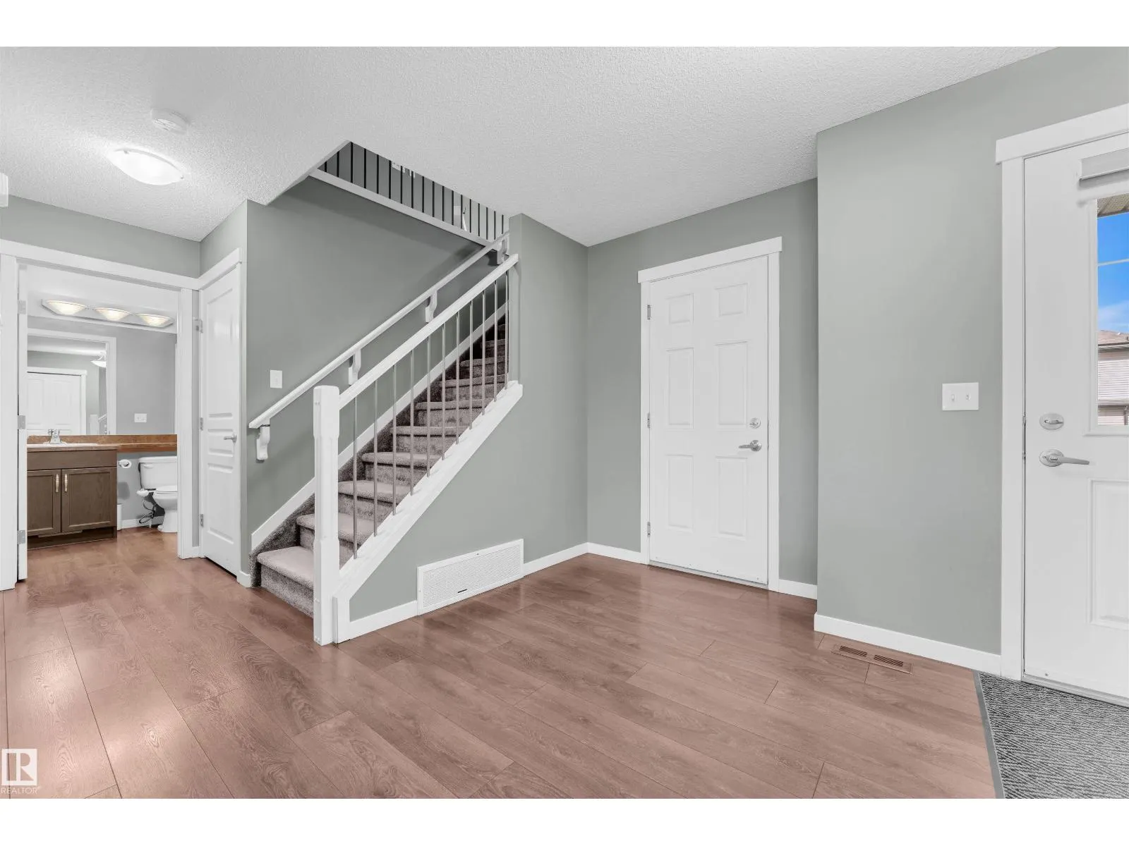 1651 28 ST NW