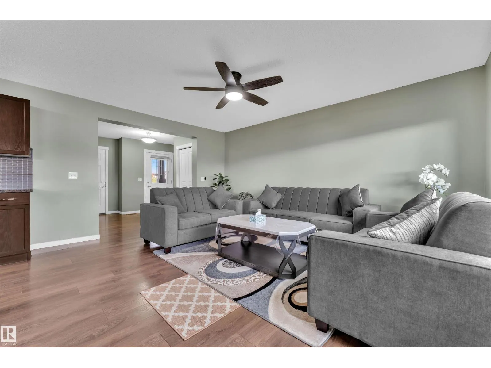 1651 28 ST NW