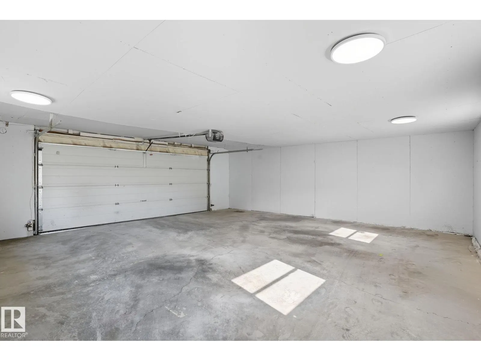 11528 42 AV NW