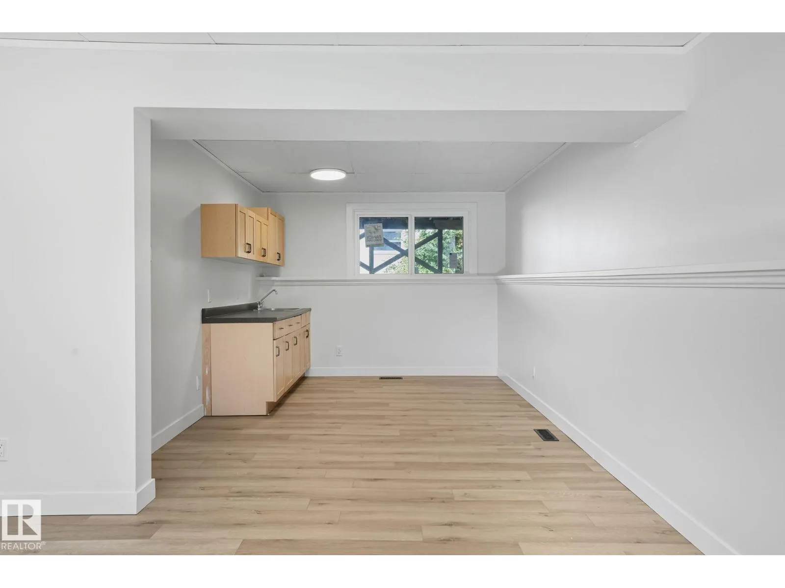 11528 42 AV NW
