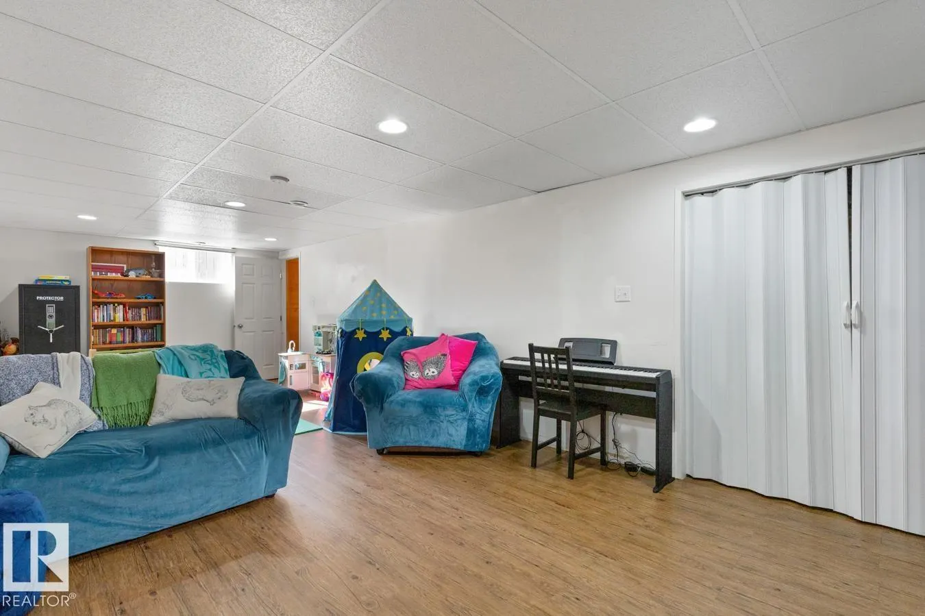 12110 45 ST NW