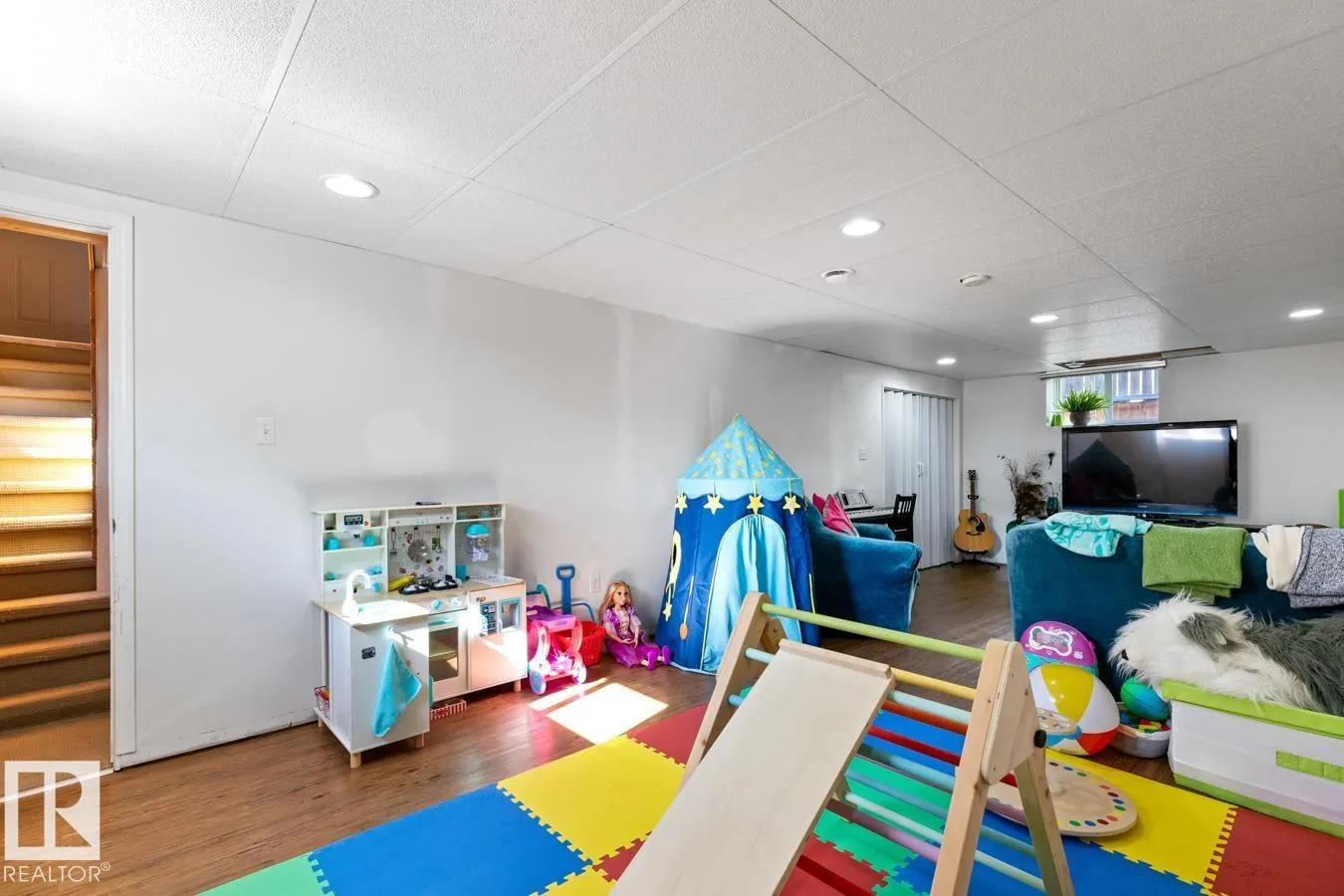 12110 45 ST NW