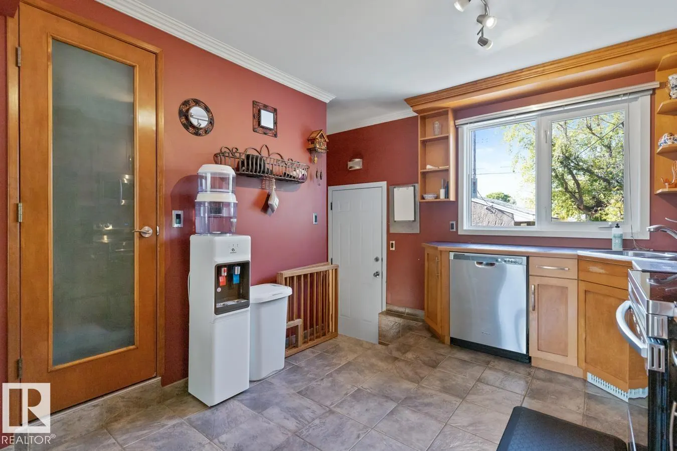 12110 45 ST NW