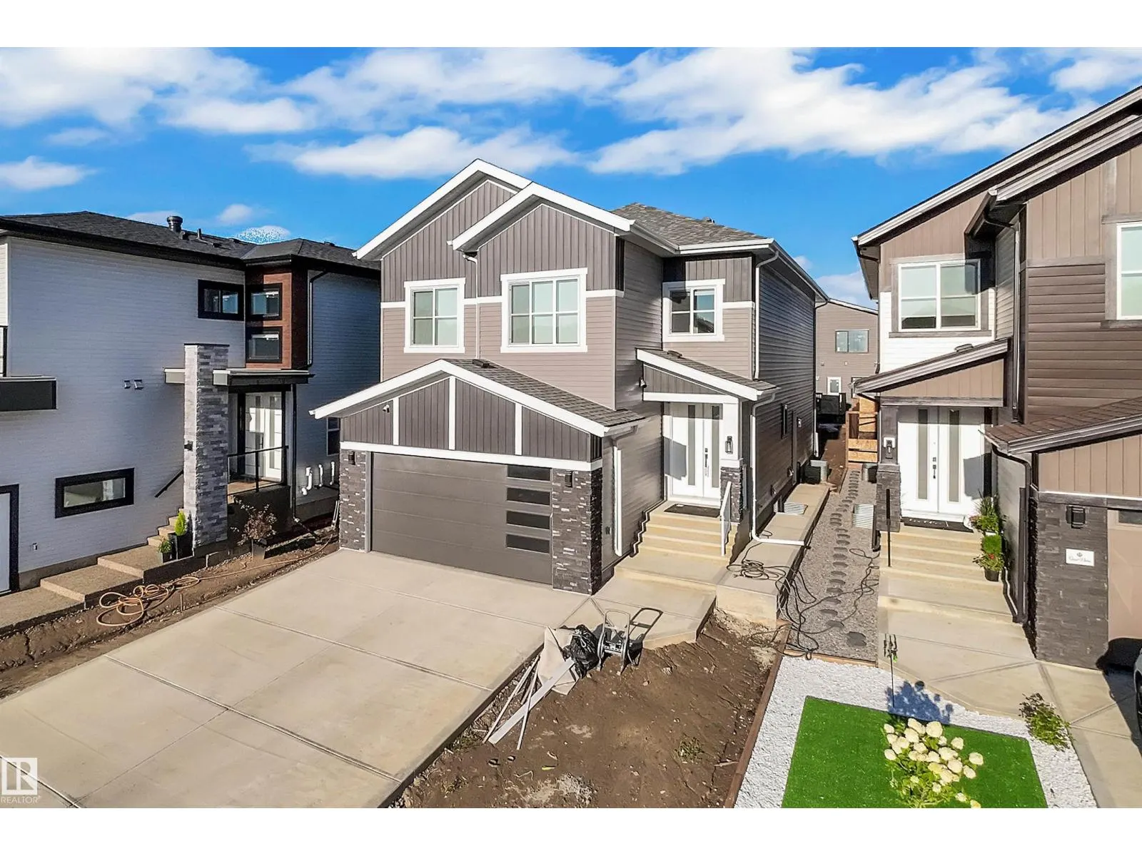 121 29a ST SW