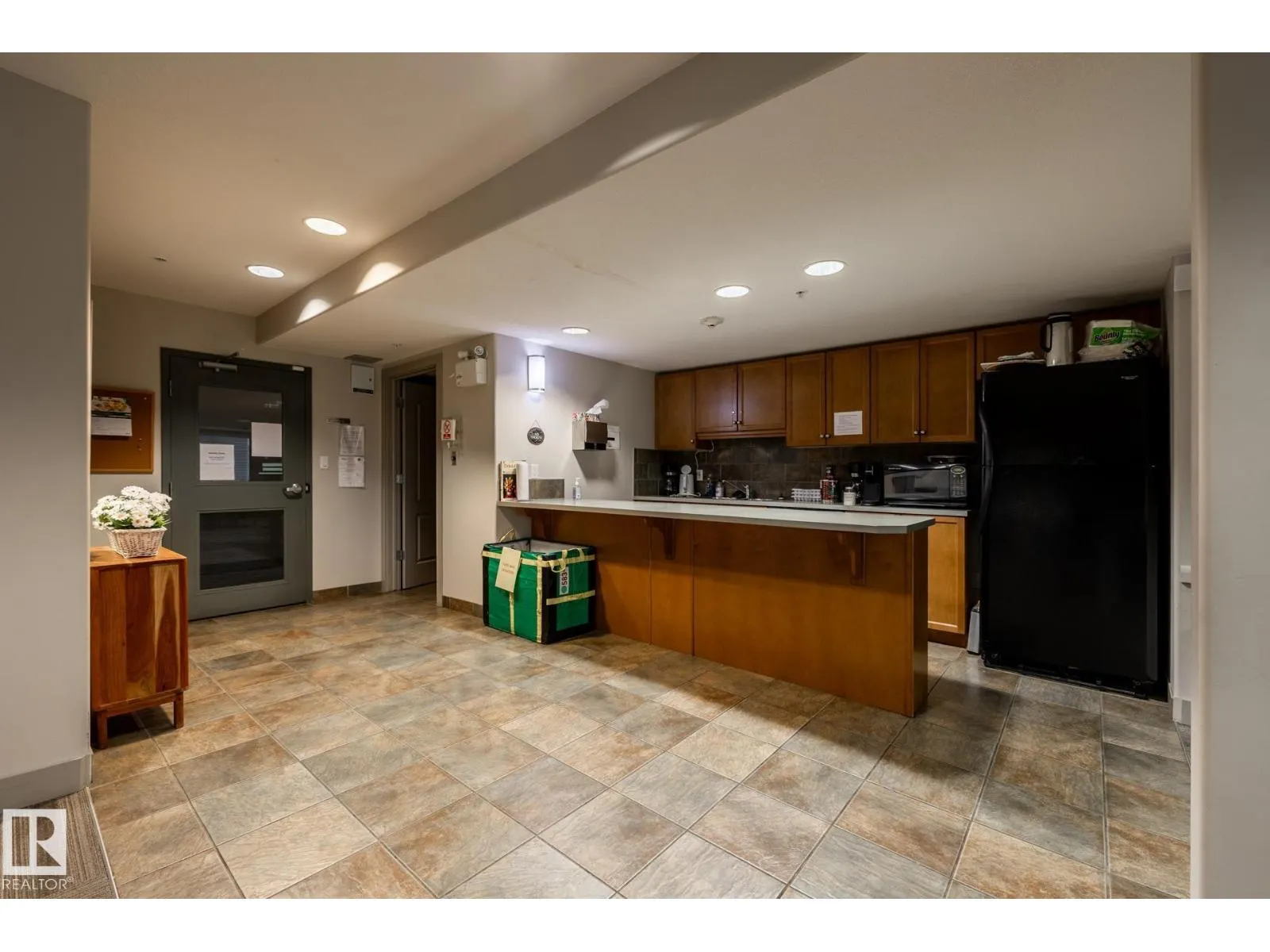 #136 278 SUDER GREENS DR NW