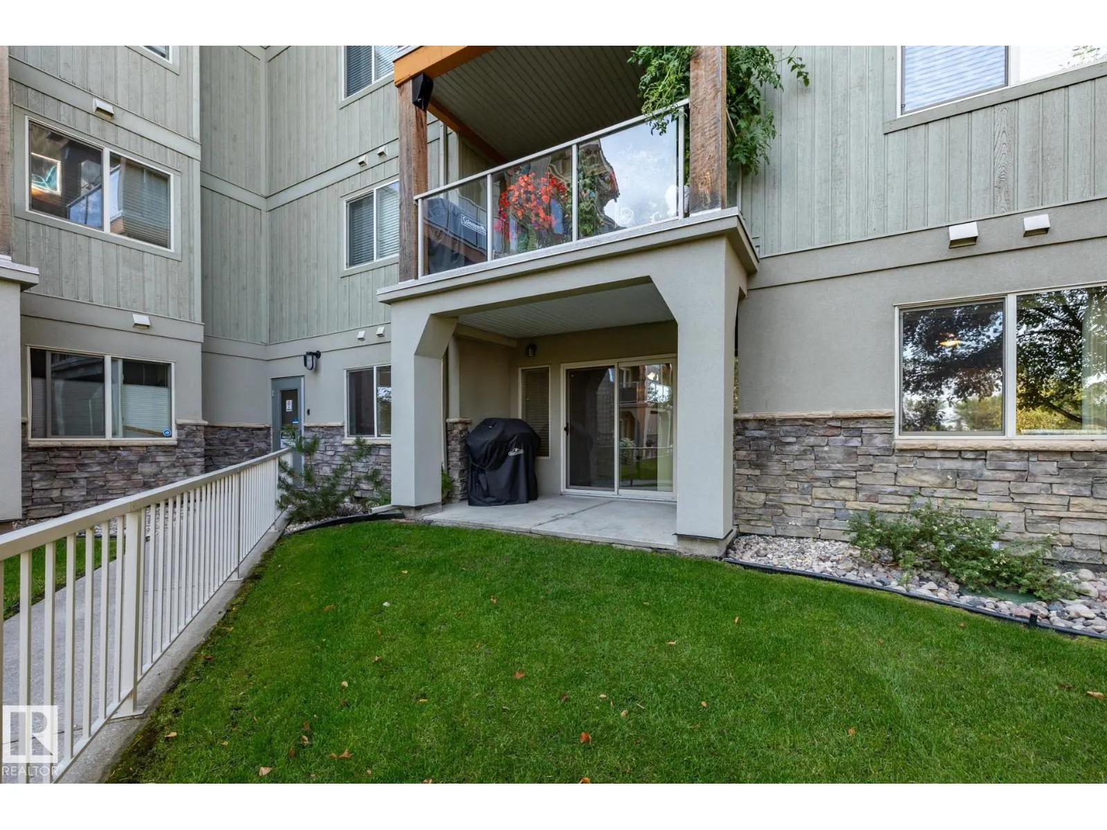 #136 278 SUDER GREENS DR NW