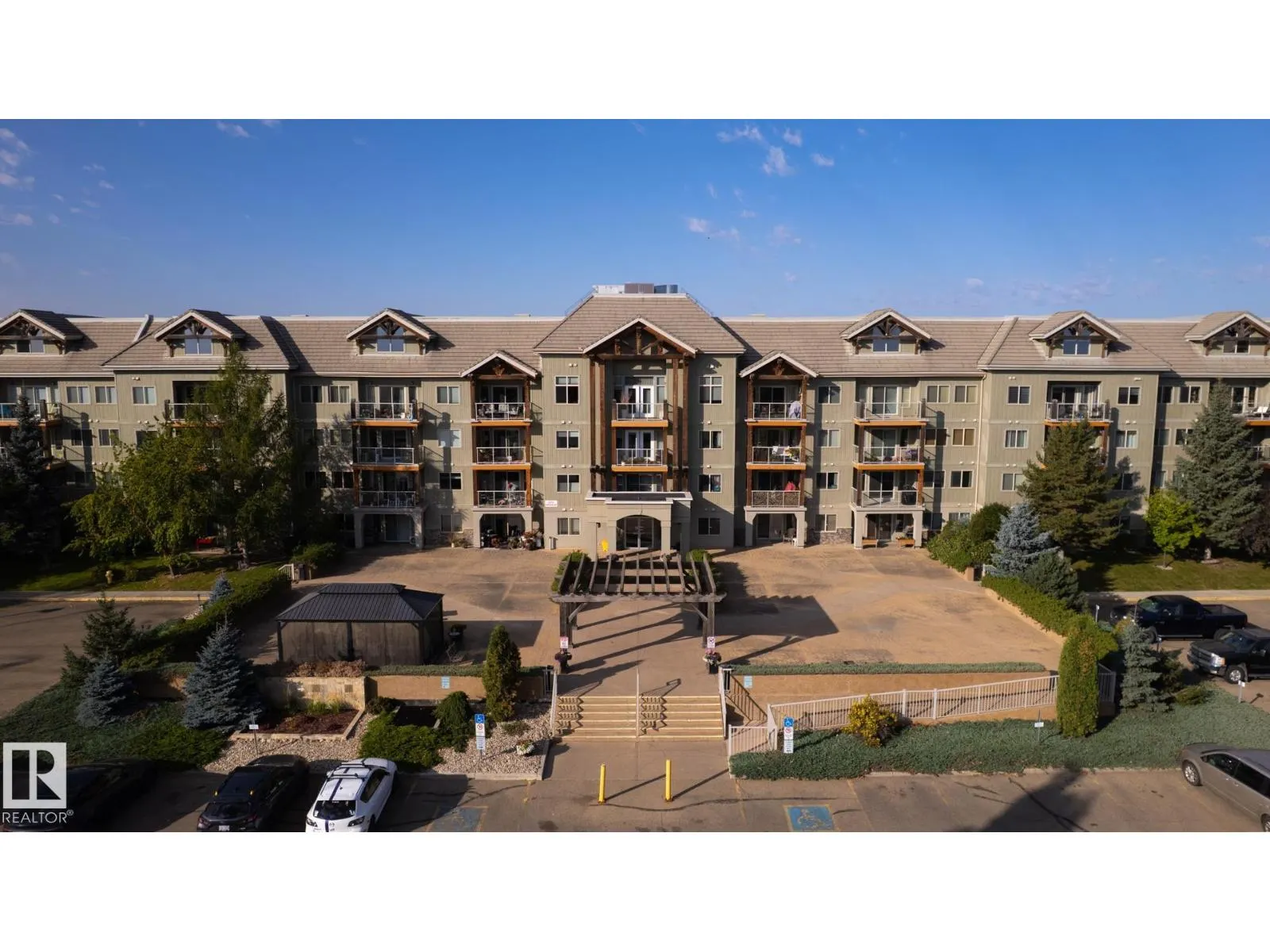 #136 278 SUDER GREENS DR NW