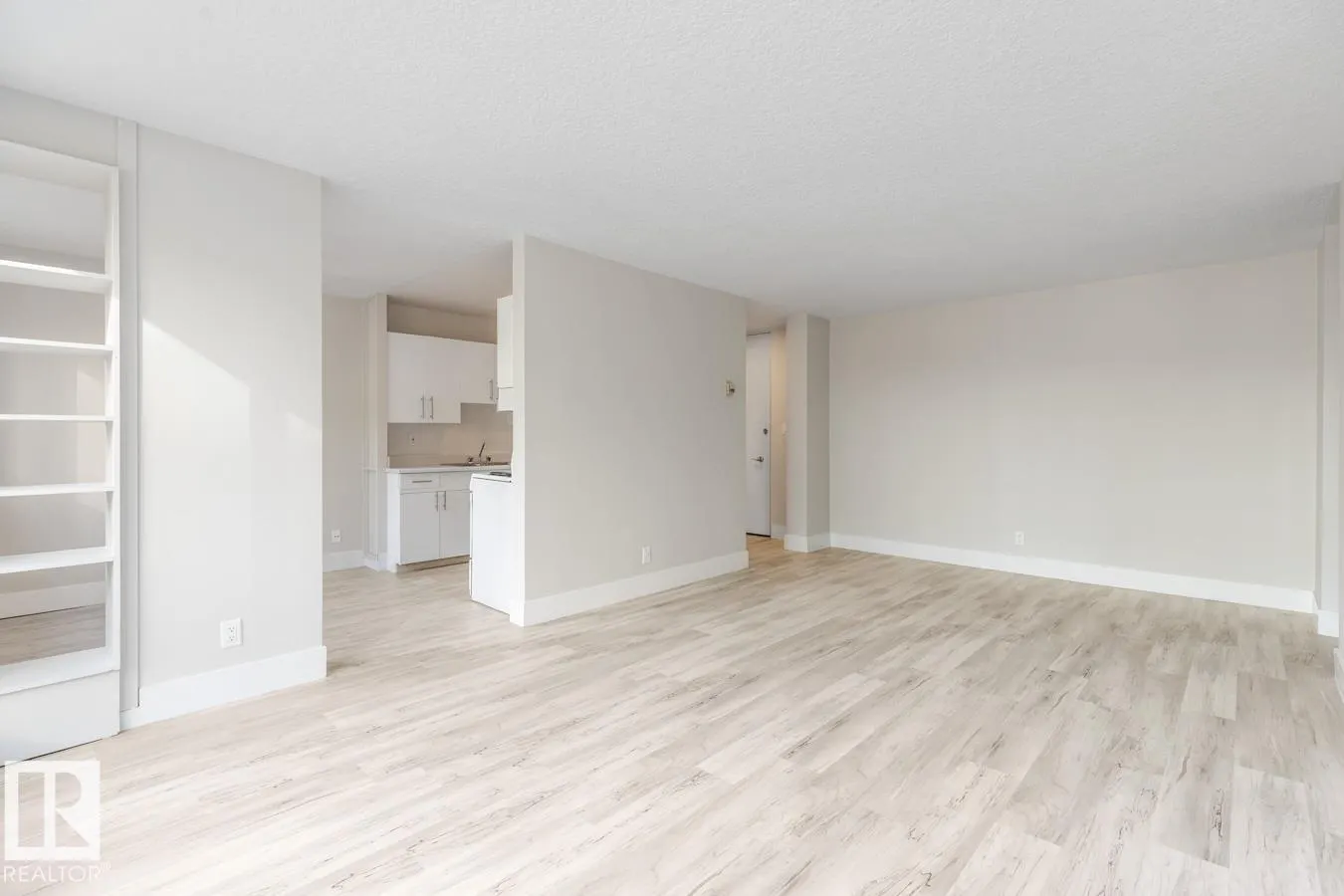 #205 10135 120 ST NW