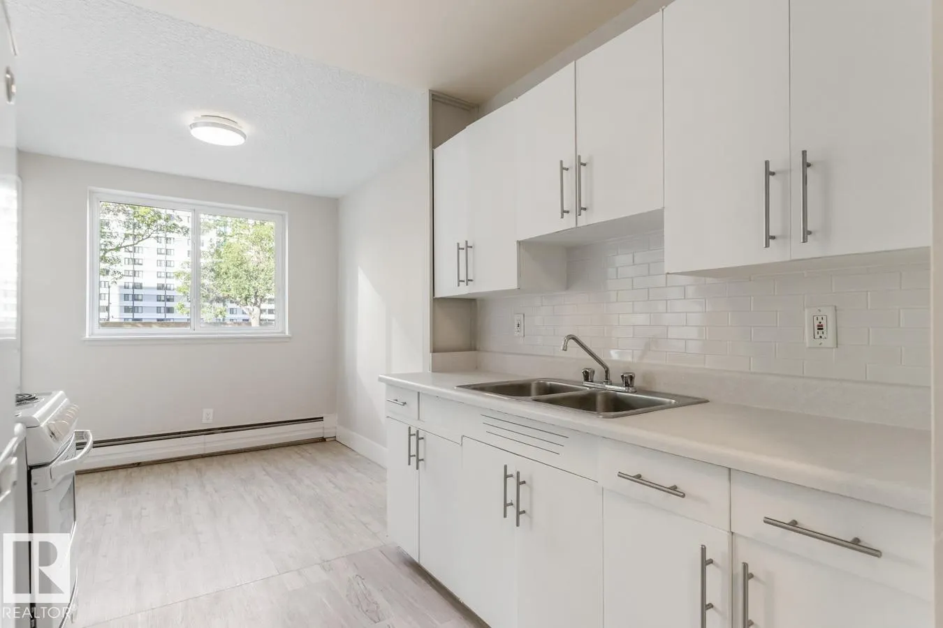 #205 10135 120 ST NW