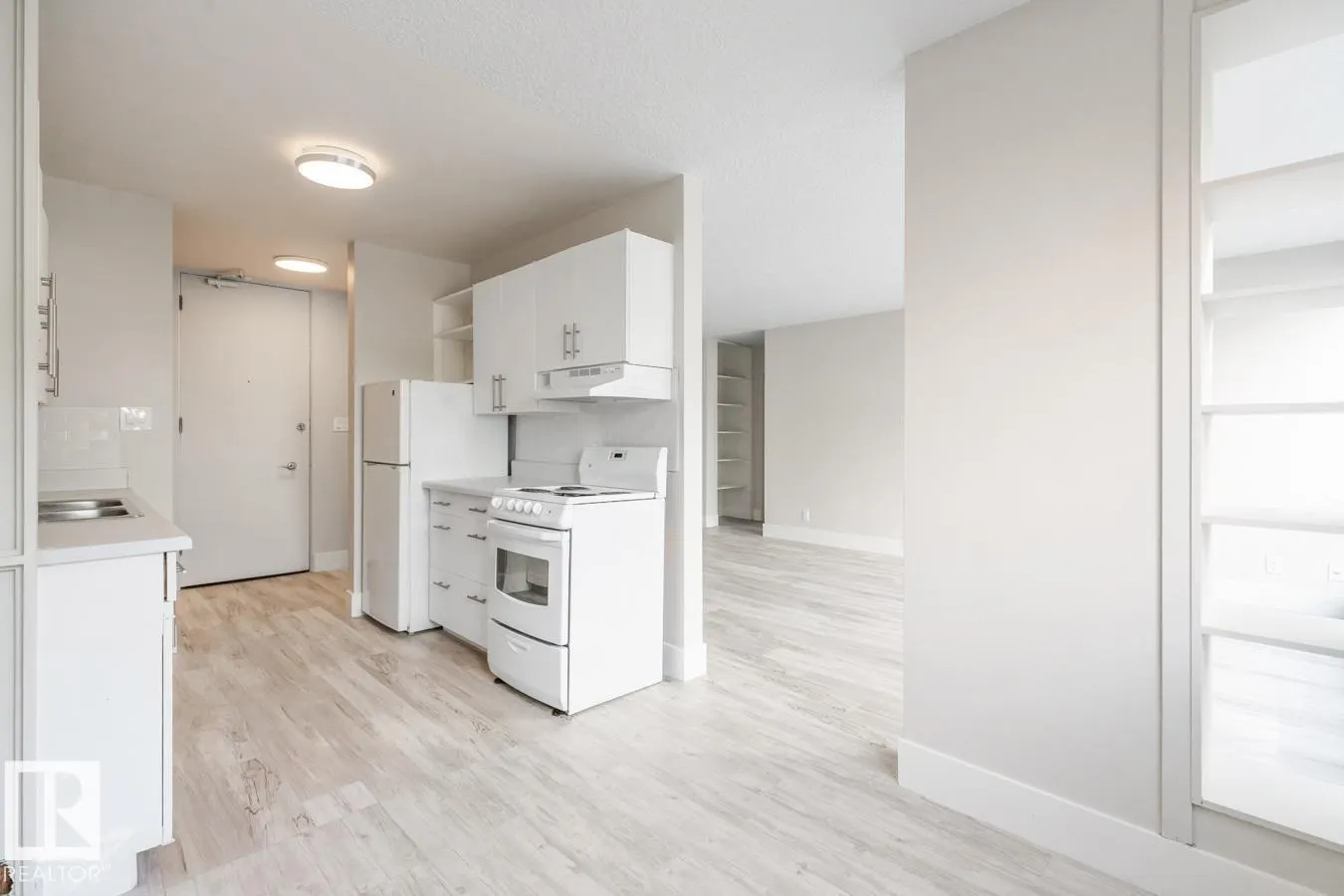 #205 10135 120 ST NW