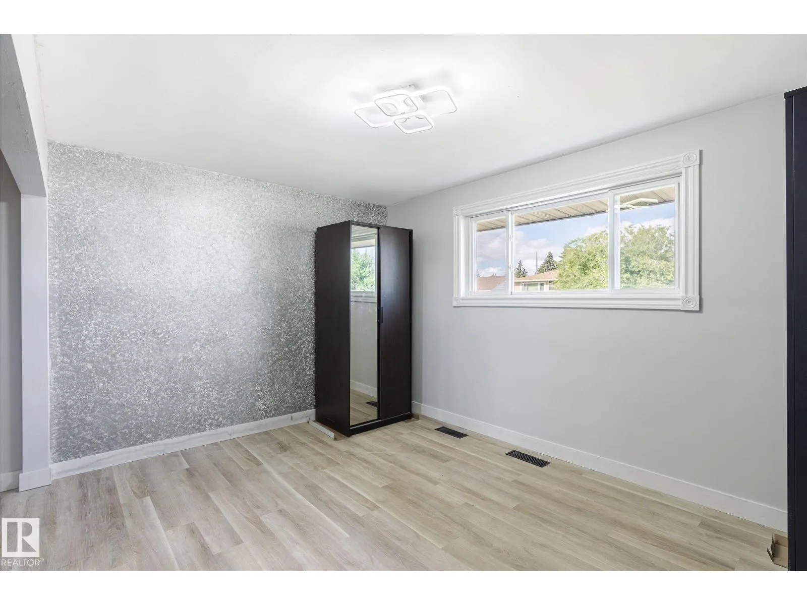 13543 139 ST NW