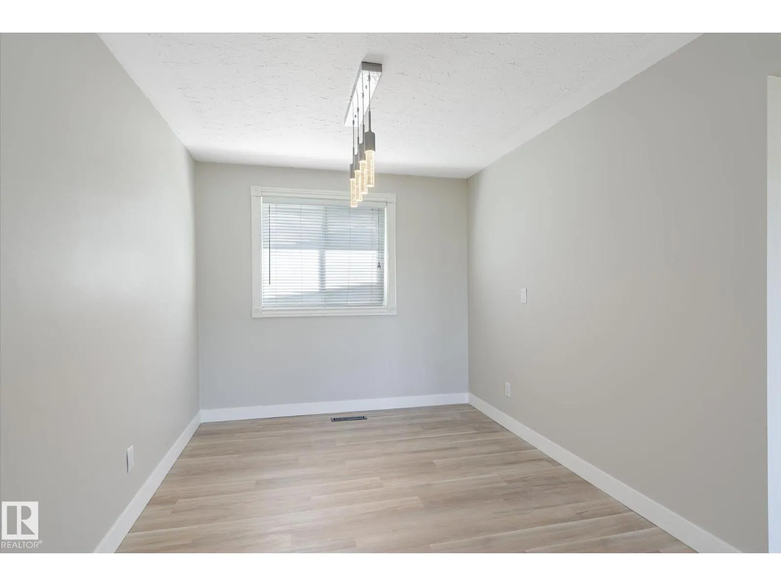 13543 139 ST NW