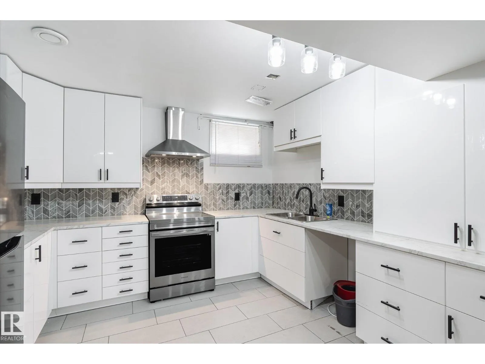 13543 139 ST NW