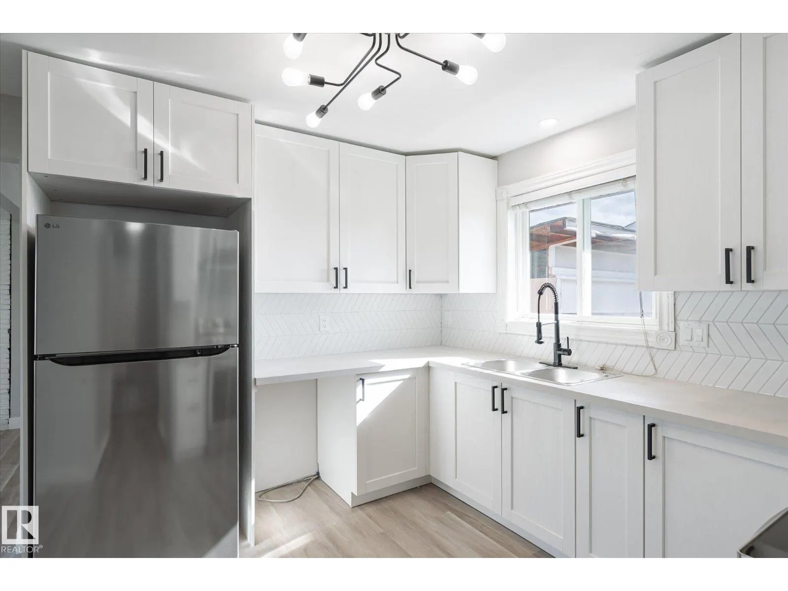 13543 139 ST NW