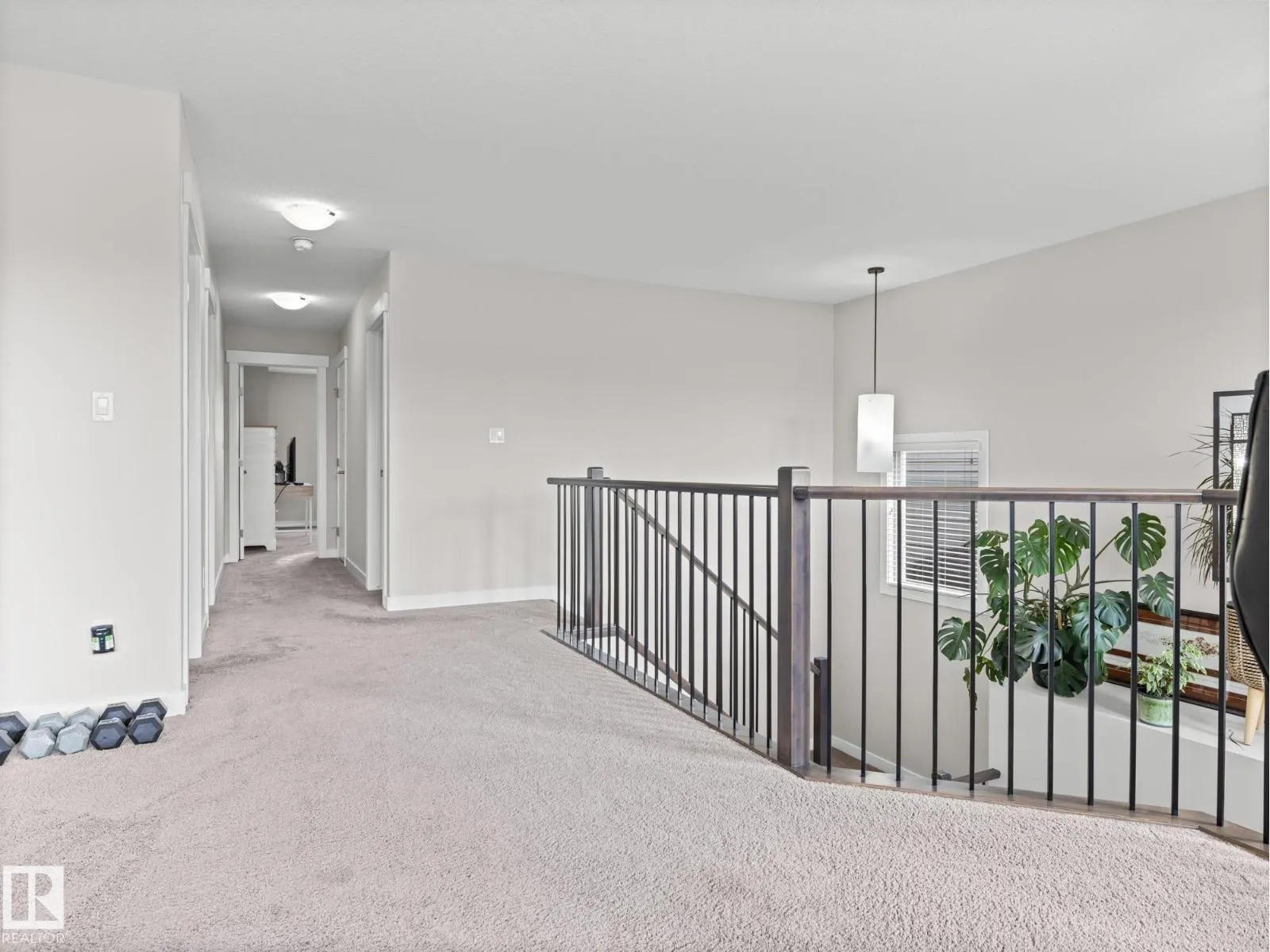 6 GEORGE ST