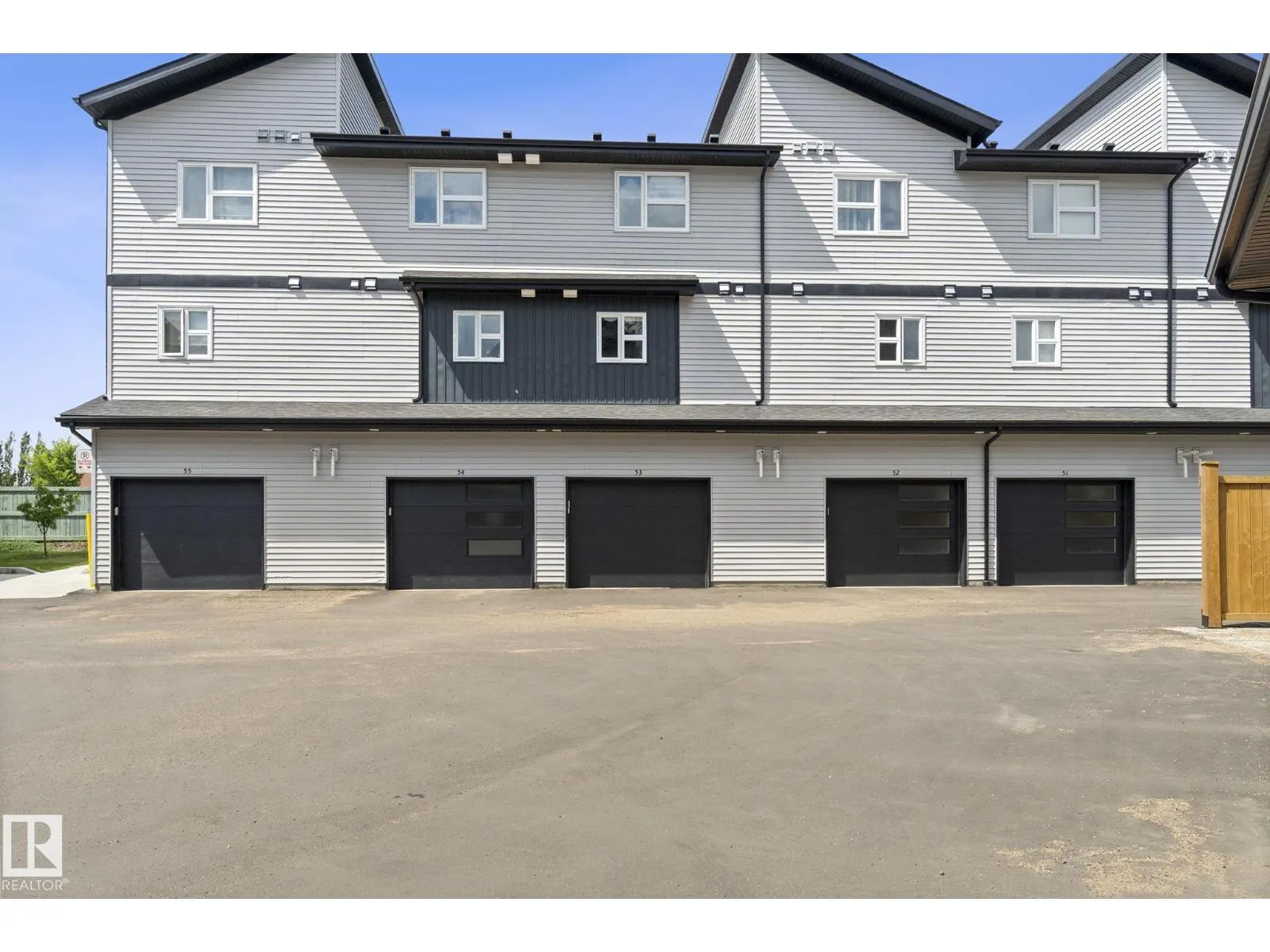 #53 1203 163 ST SW