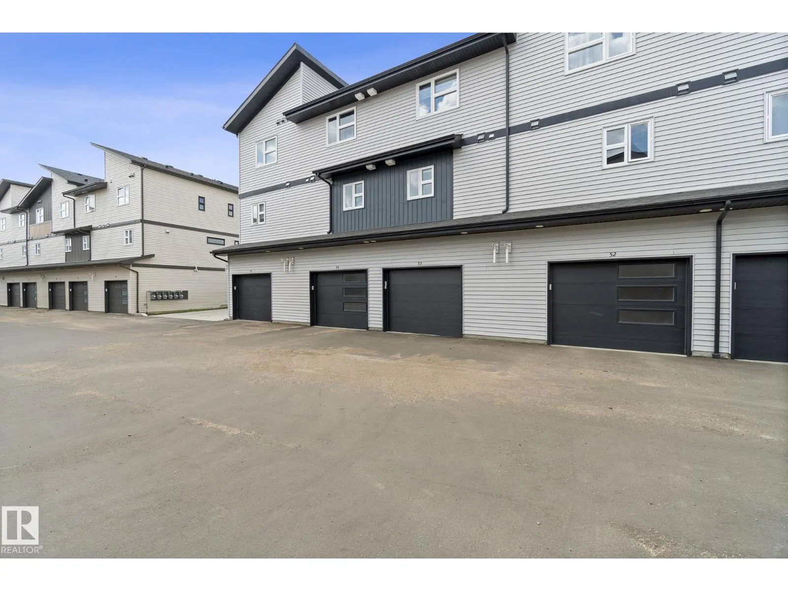 #53 1203 163 ST SW