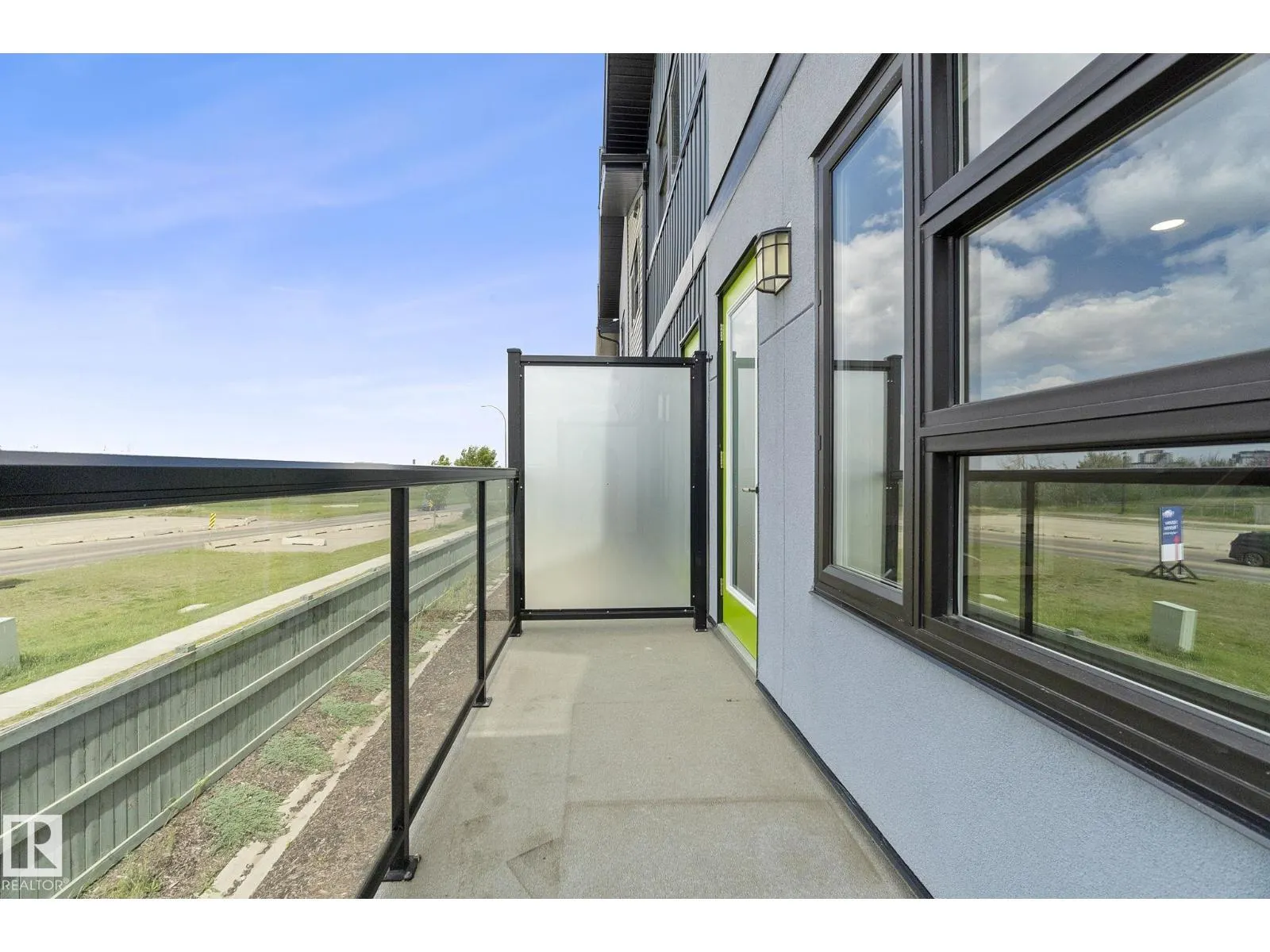 #53 1203 163 ST SW