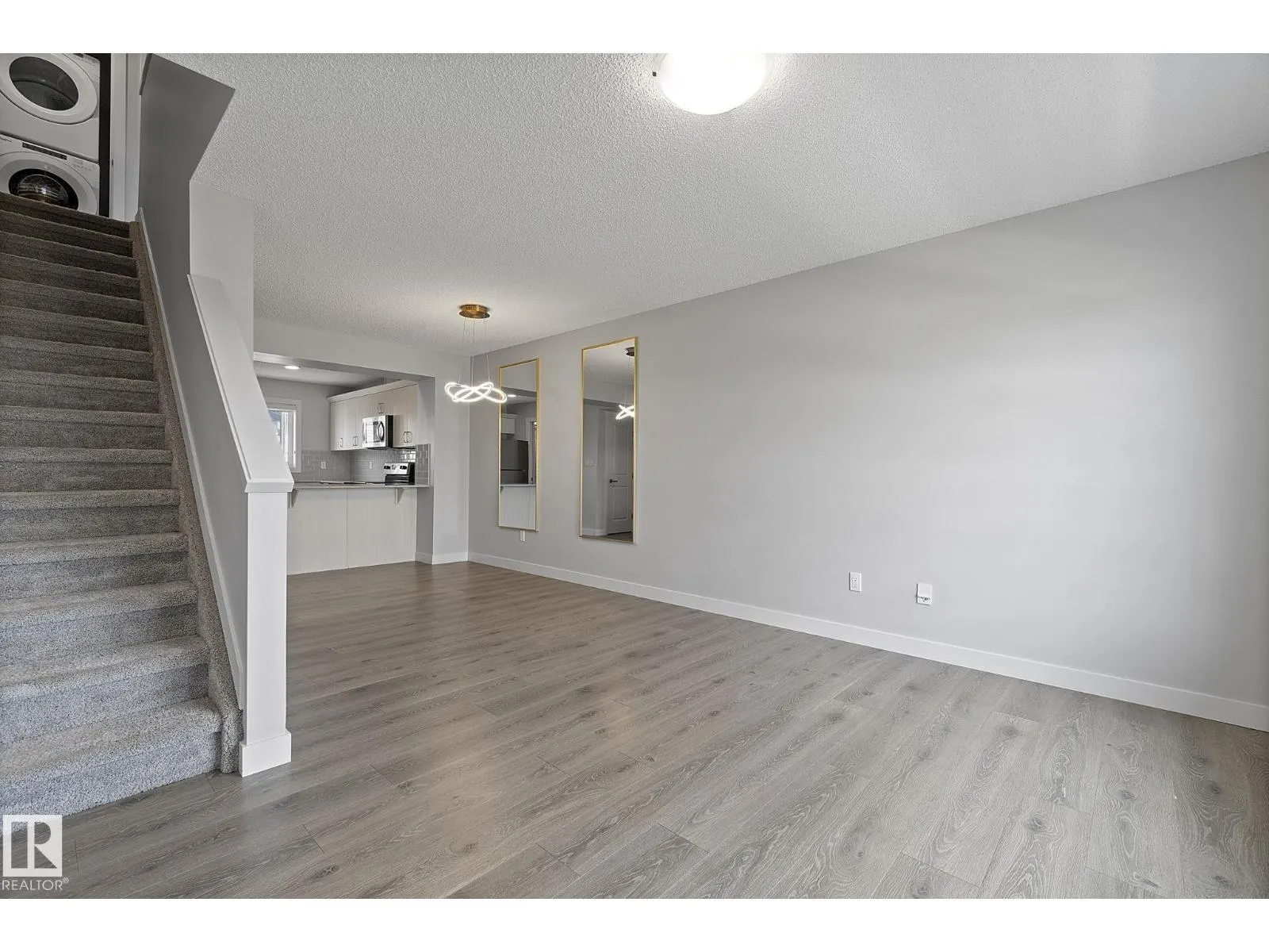 #53 1203 163 ST SW