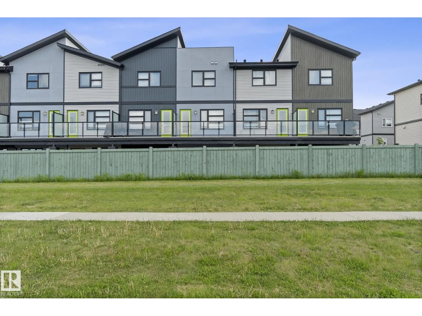 #53 1203 163 ST SW