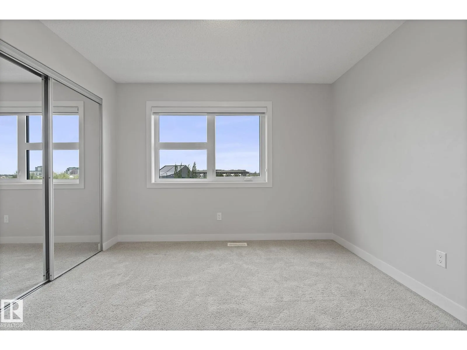 #53 1203 163 ST SW