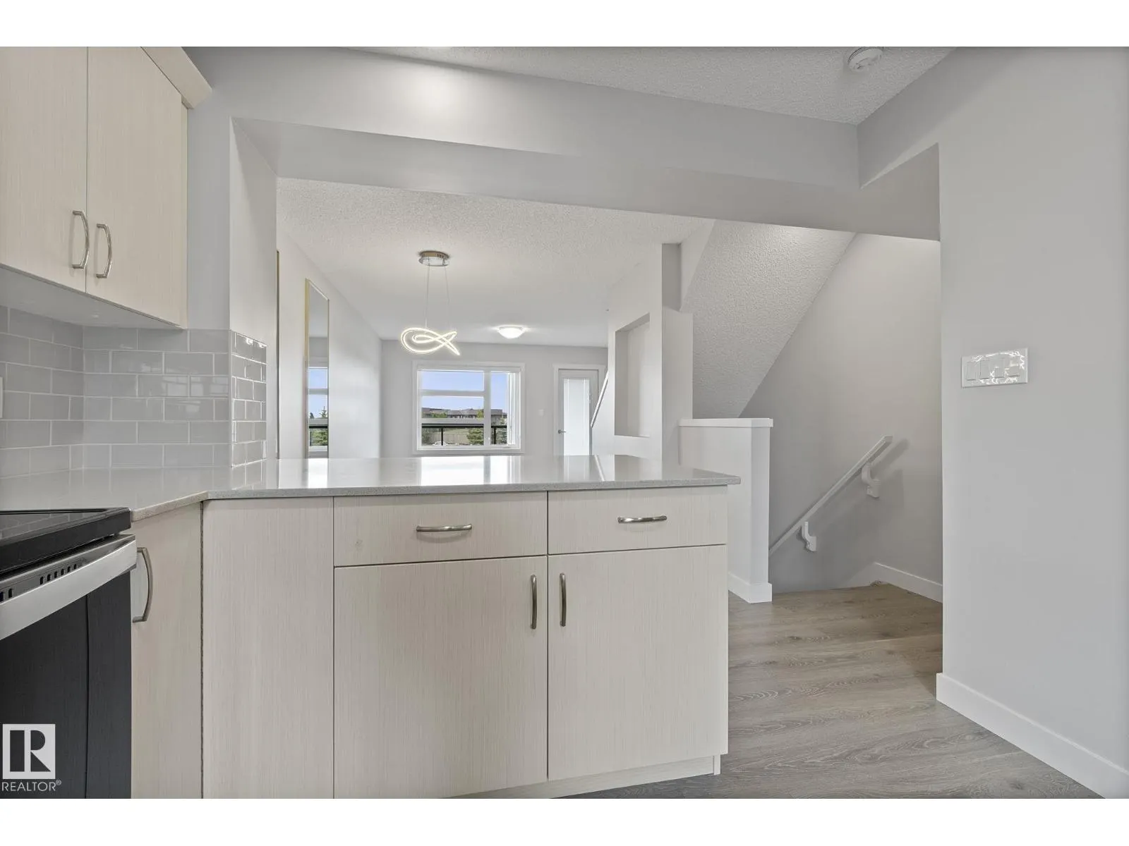 #53 1203 163 ST SW
