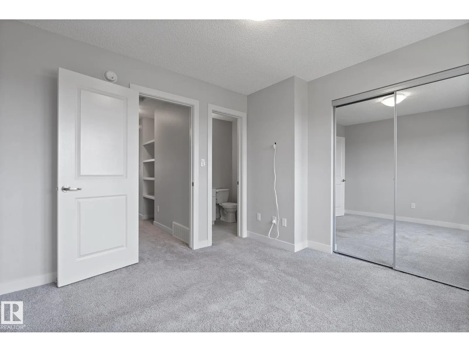 #53 1203 163 ST SW