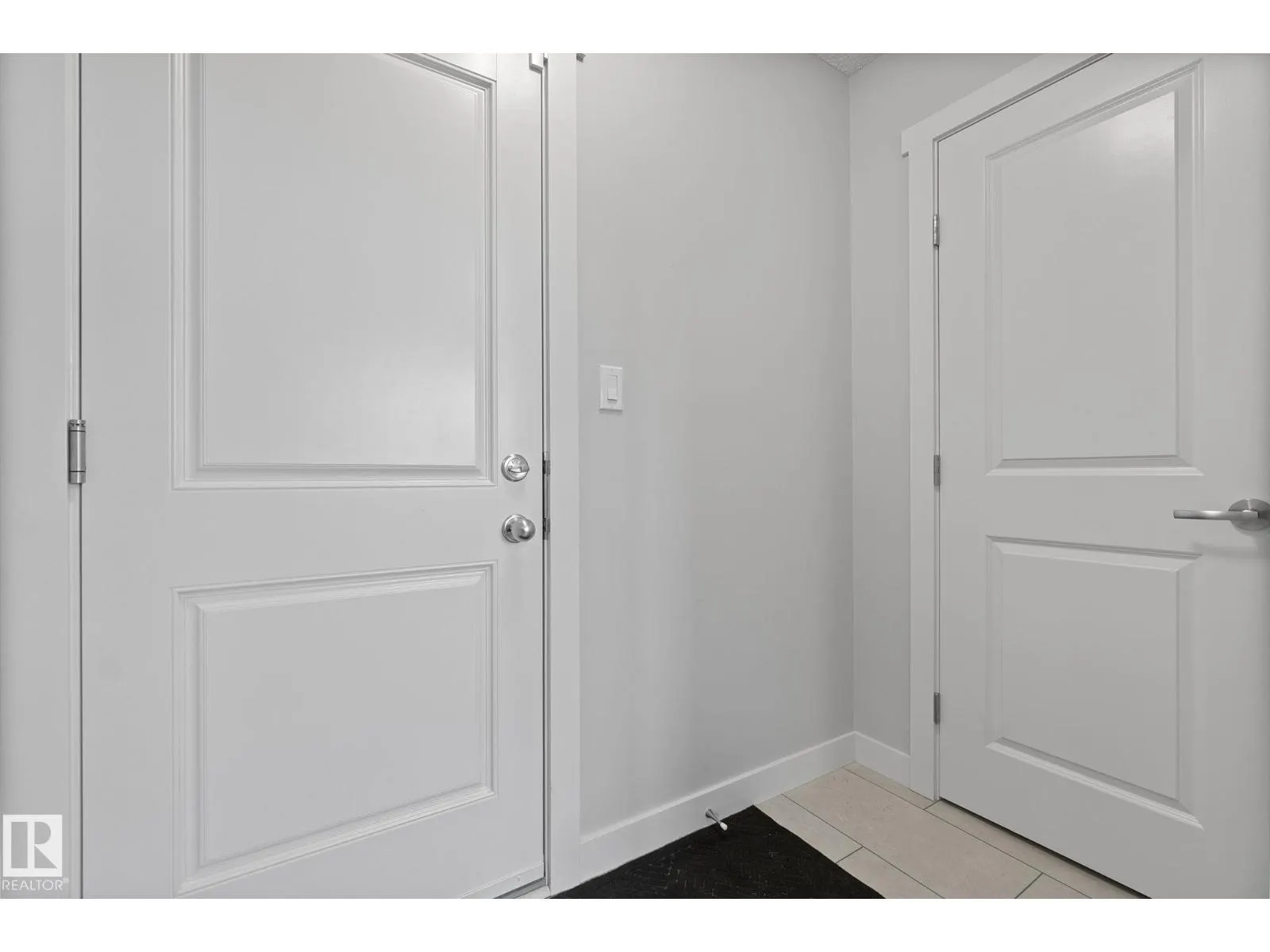 #53 1203 163 ST SW