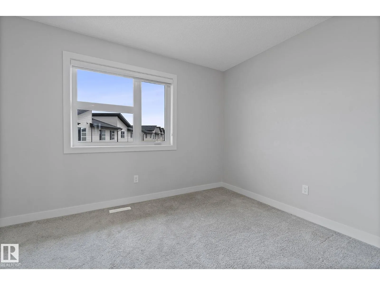 #53 1203 163 ST SW
