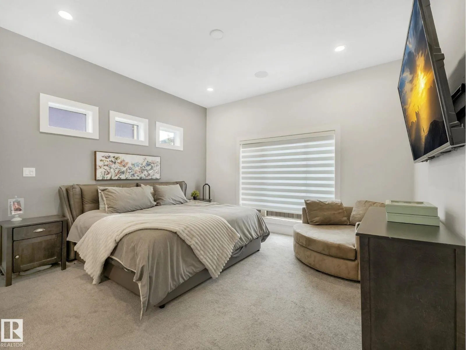 63 WOODS PL