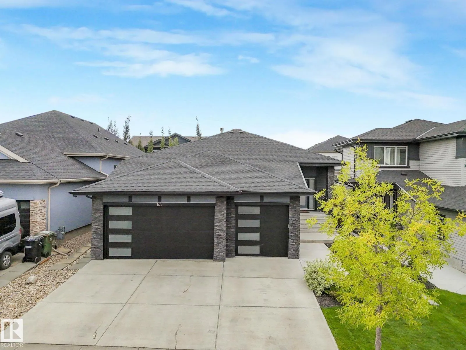 63 WOODS PL