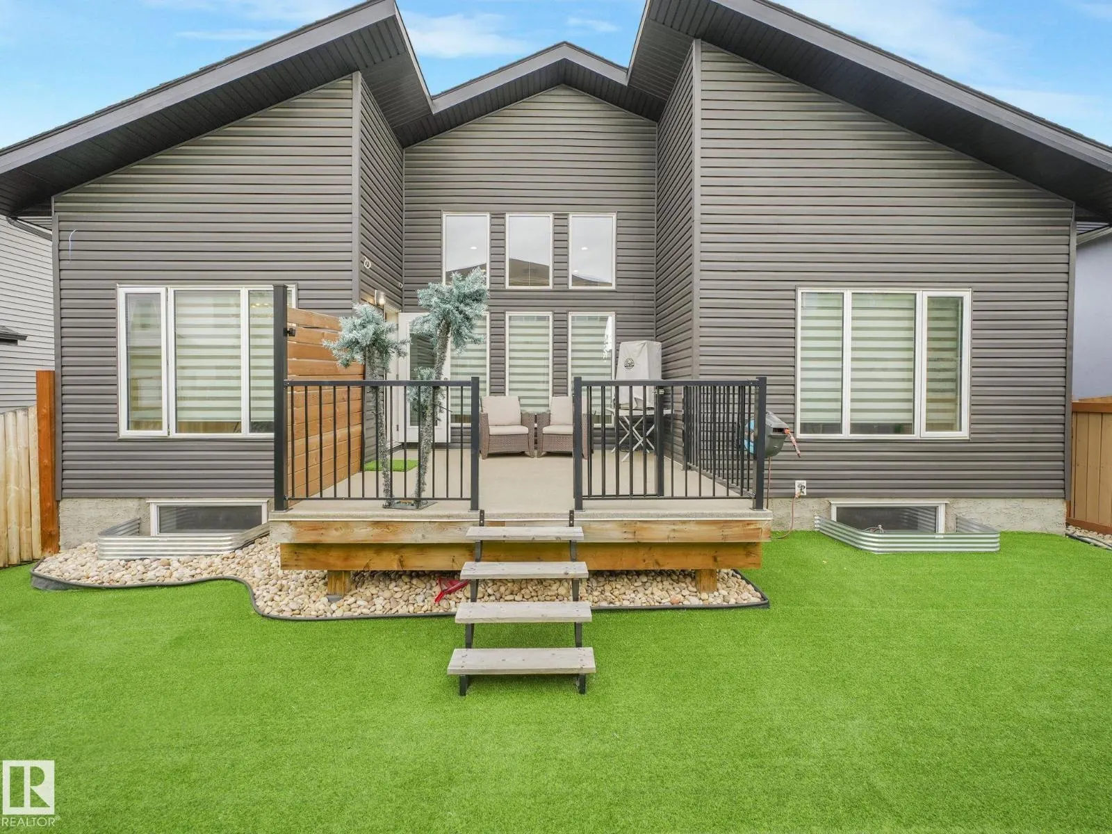63 WOODS PL