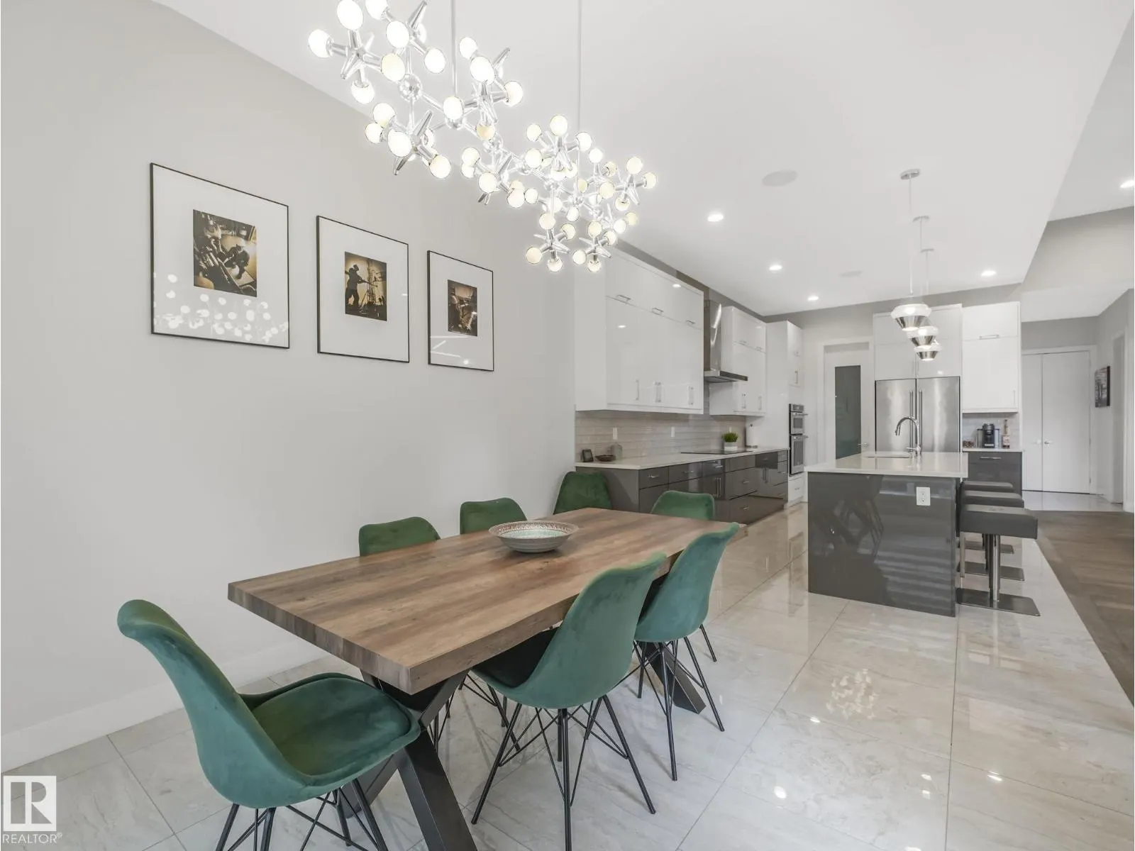 63 WOODS PL