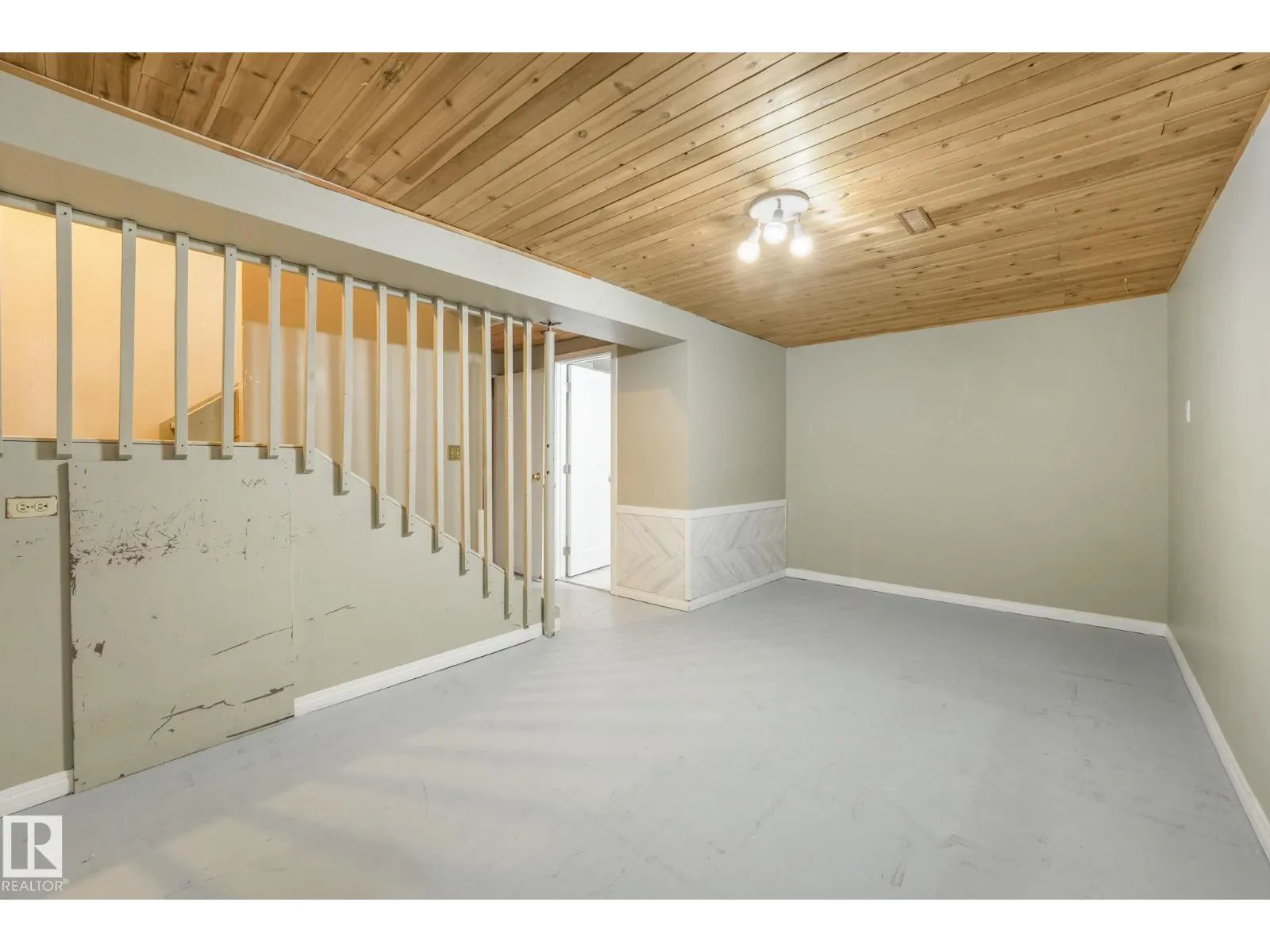 1280 LAKEWOOD RD W NW