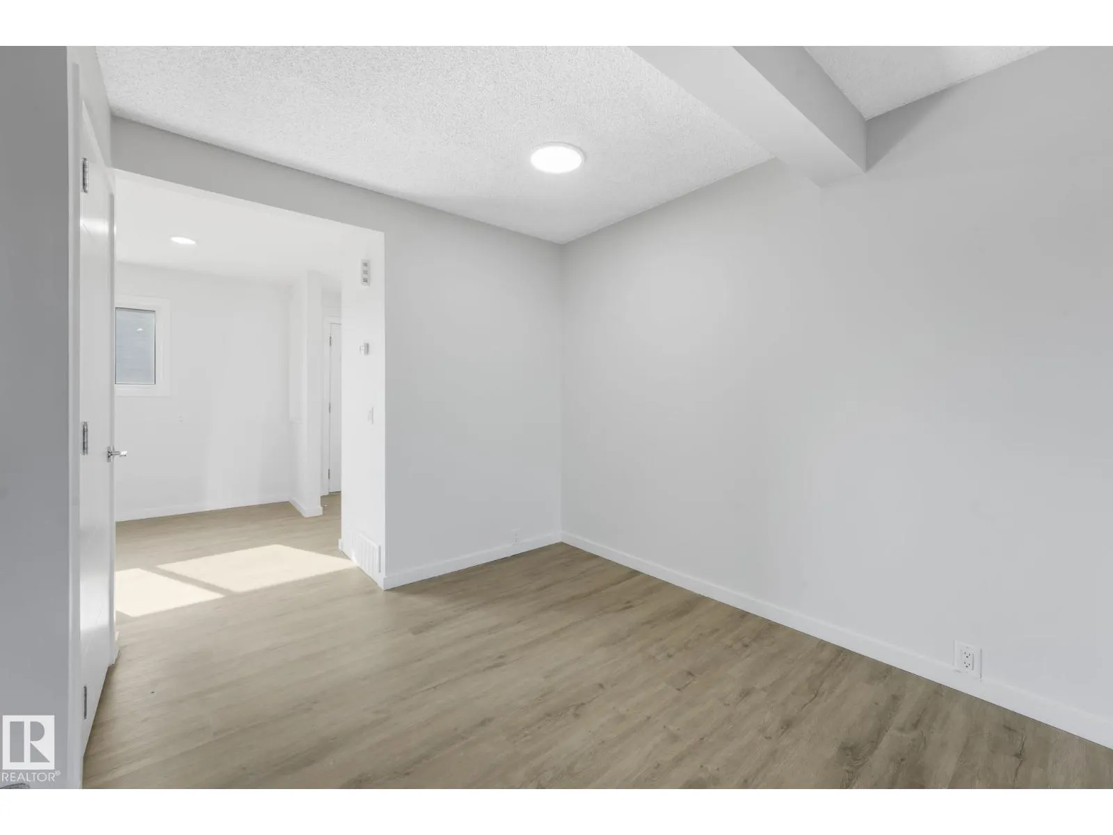 1280 LAKEWOOD RD W NW