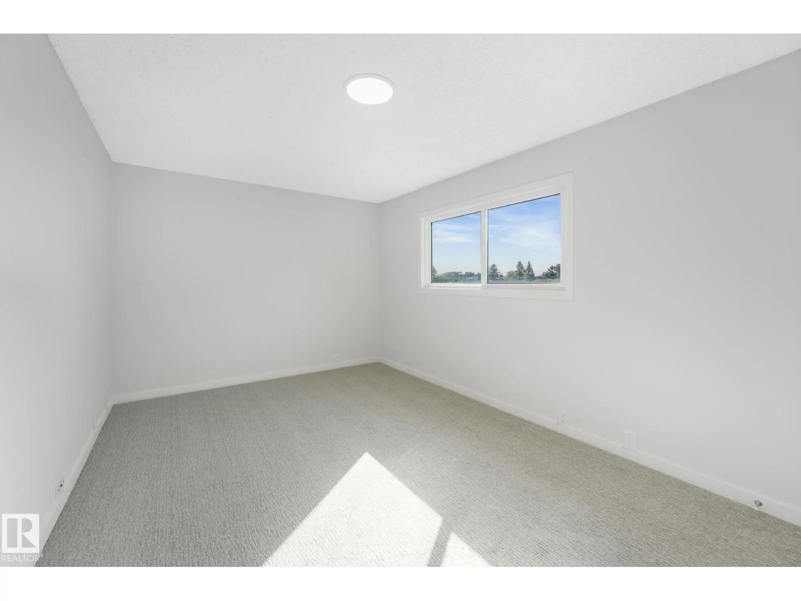 1280 LAKEWOOD RD W NW