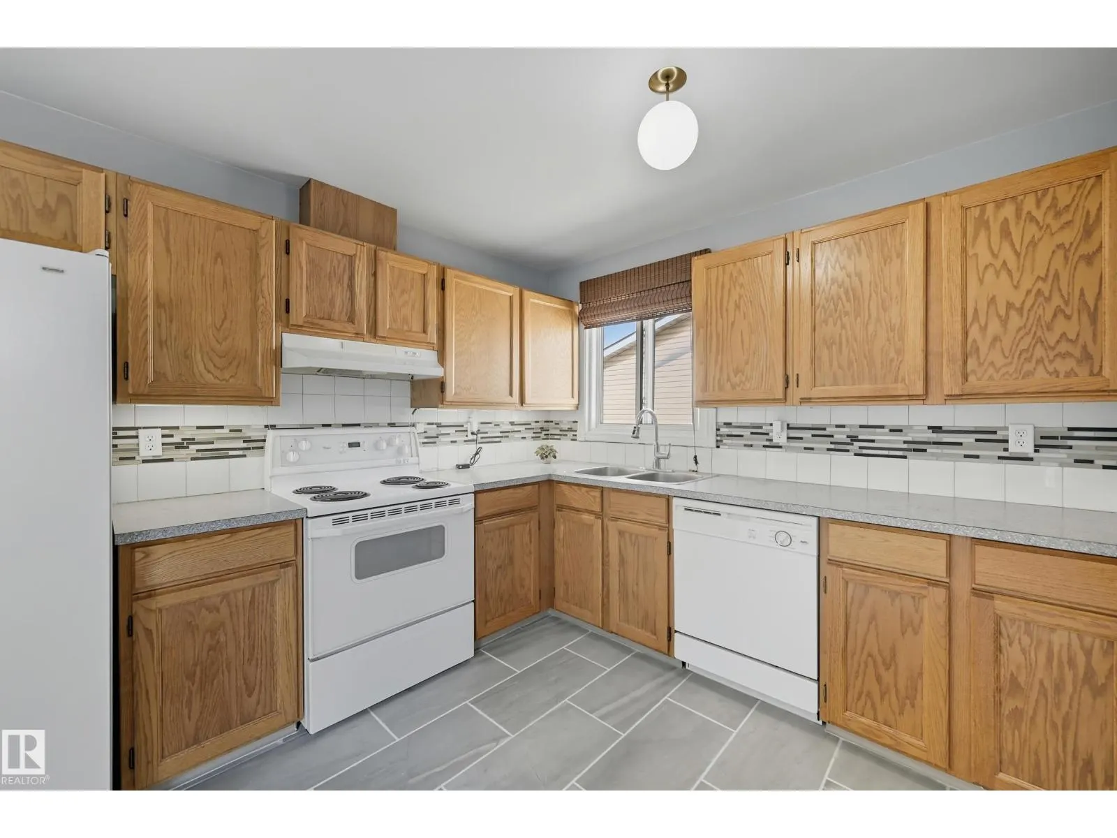 9520 178A AV NW
