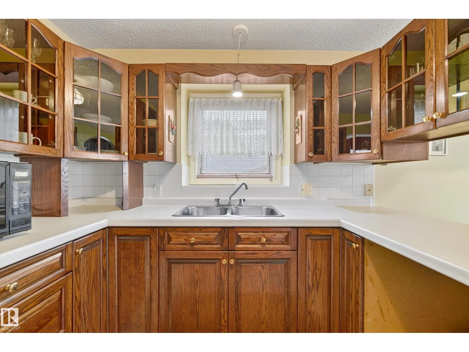 #76 52343 RGE ROAD 211