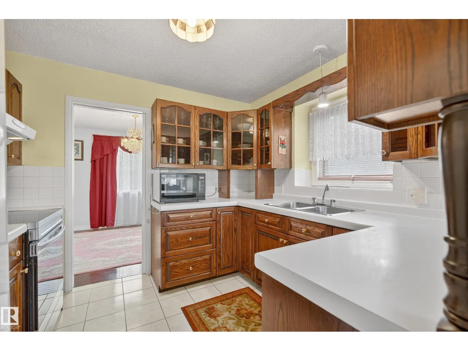 #76 52343 RGE ROAD 211